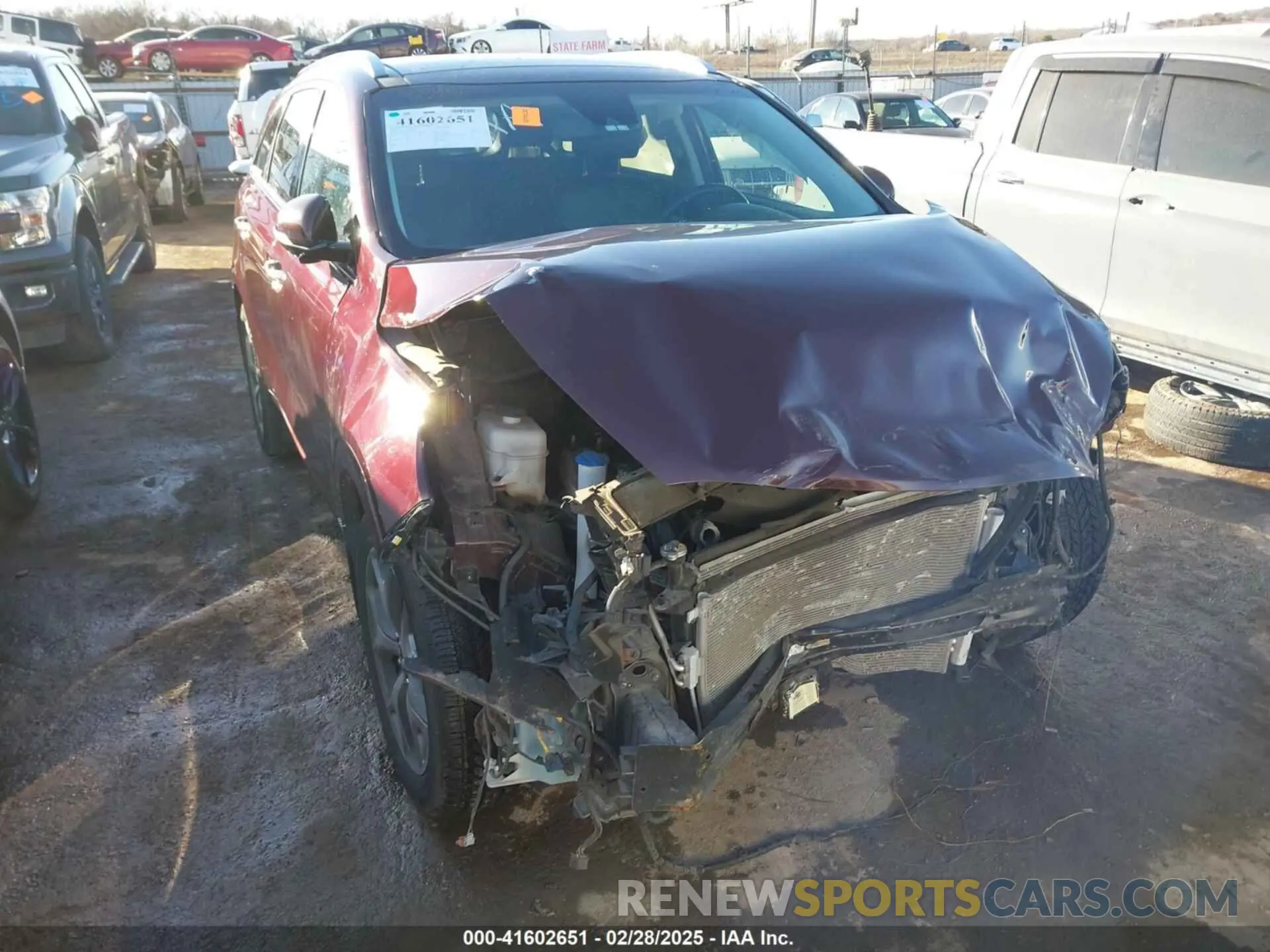 12 fotografías del automóvil dañado 5XYPKDA59KG459776 KIA SORENTO 2019