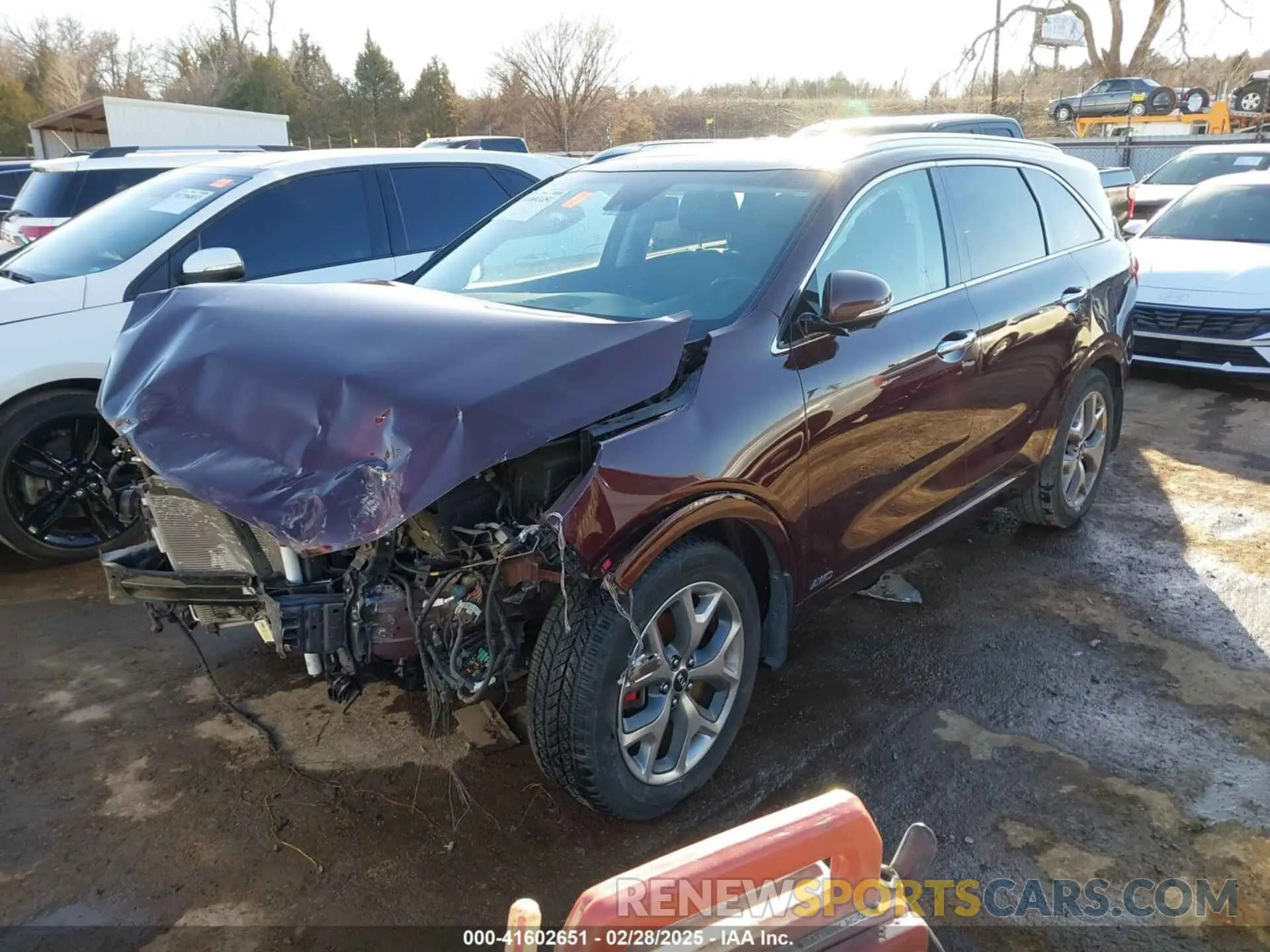 2 fotografías del automóvil dañado 5XYPKDA59KG459776 KIA SORENTO 2019