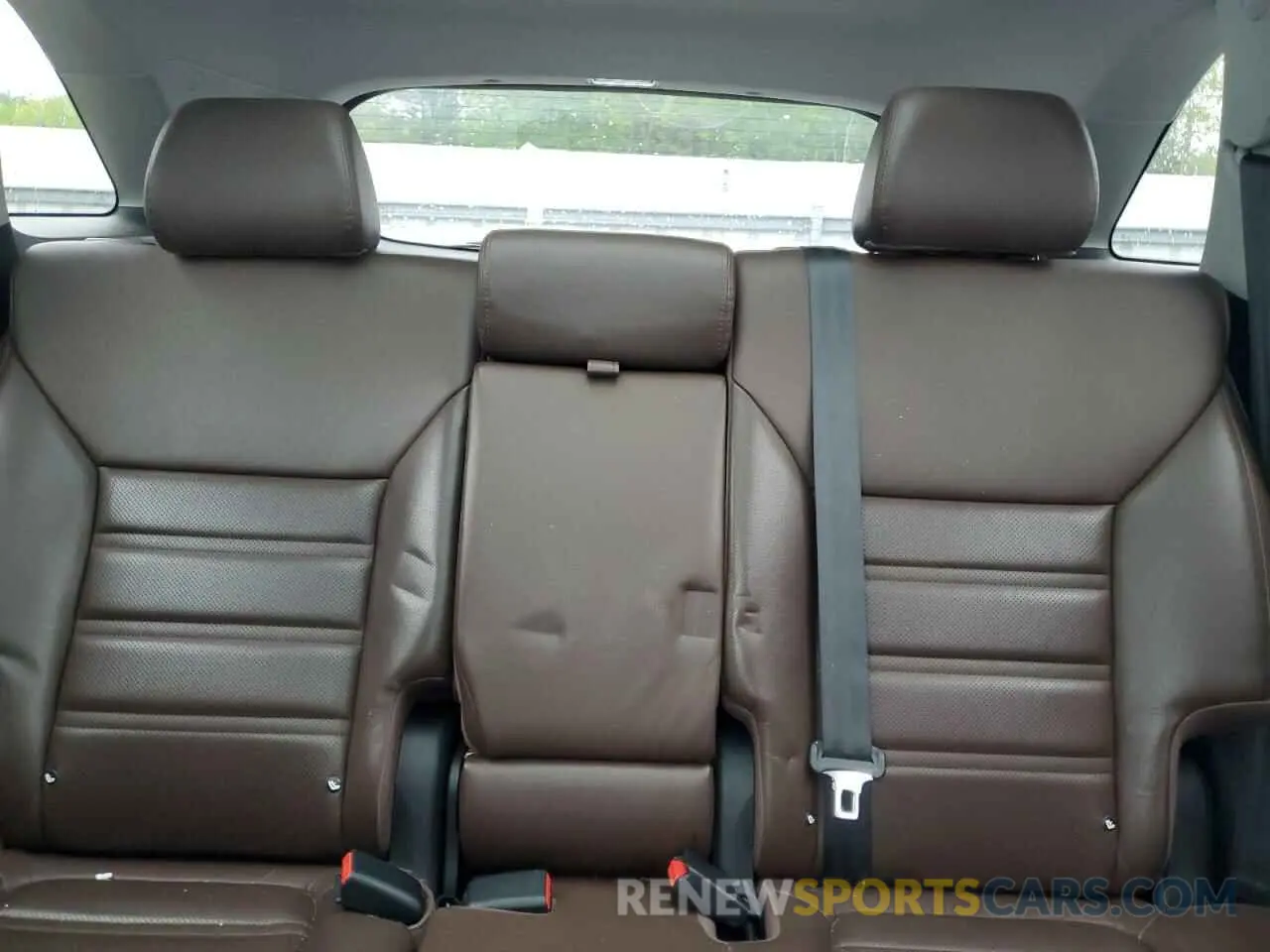 10 fotografías del automóvil dañado 5XYPKDA5XKG494410 KIA SORENTO 2019