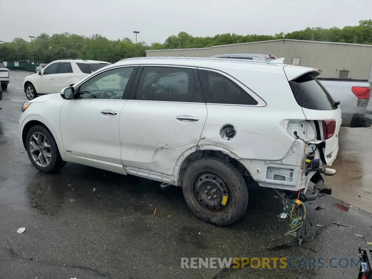 2 fotografías del automóvil dañado 5XYPKDA5XKG494410 KIA SORENTO 2019
