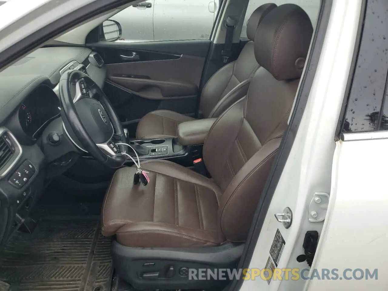 7 fotografías del automóvil dañado 5XYPKDA5XKG494410 KIA SORENTO 2019