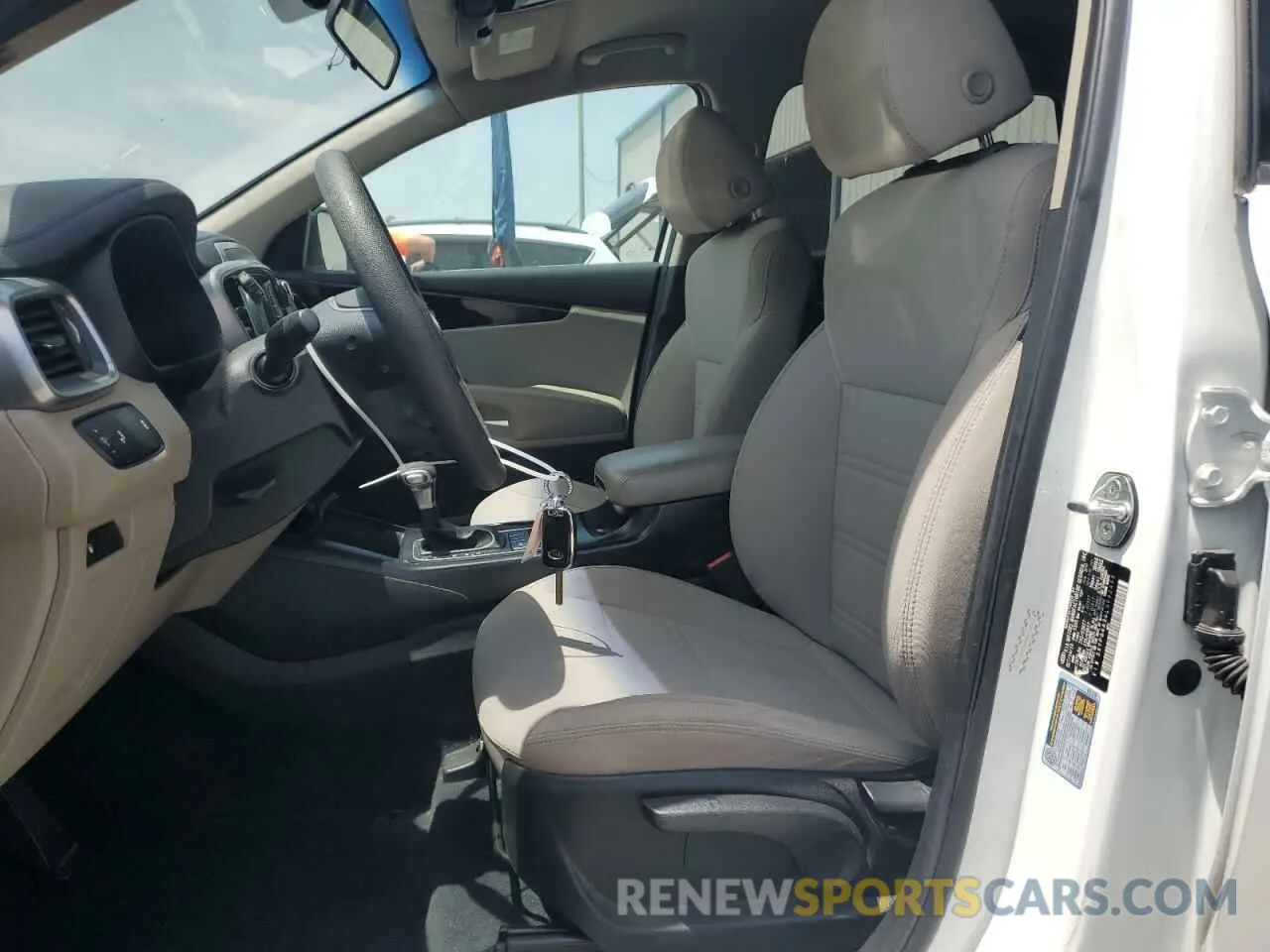 7 fotografías del automóvil dañado 5XYPG4A30LG642498 KIA SORENTO 2020