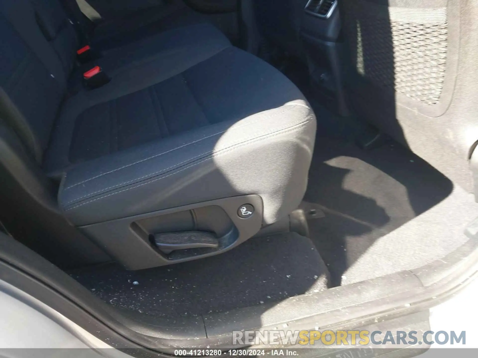 8 fotografías del automóvil dañado 5XYPG4A30LG656529 KIA SORENTO 2020