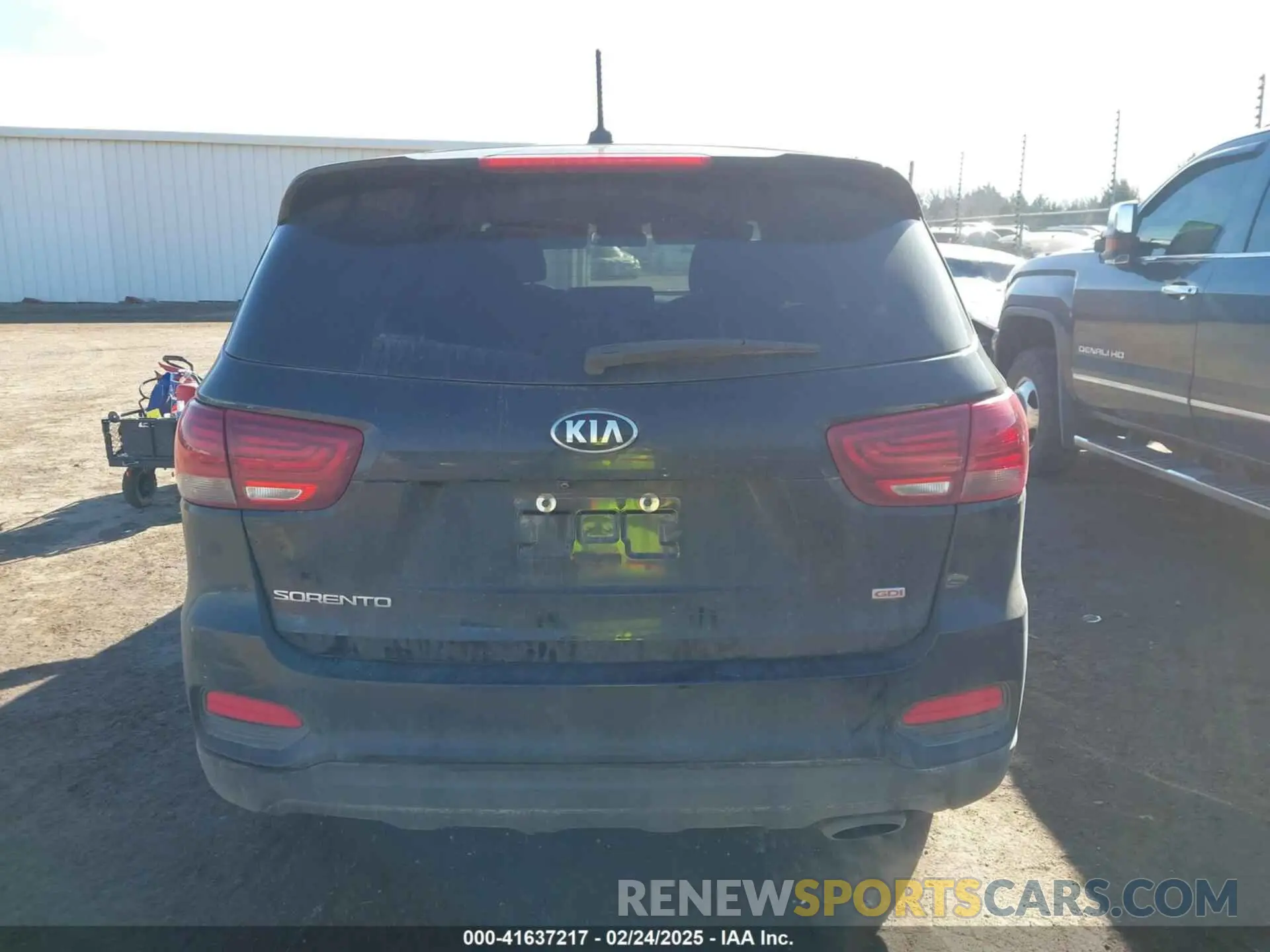 17 fotografías del automóvil dañado 5XYPG4A30LG698215 KIA SORENTO 2020