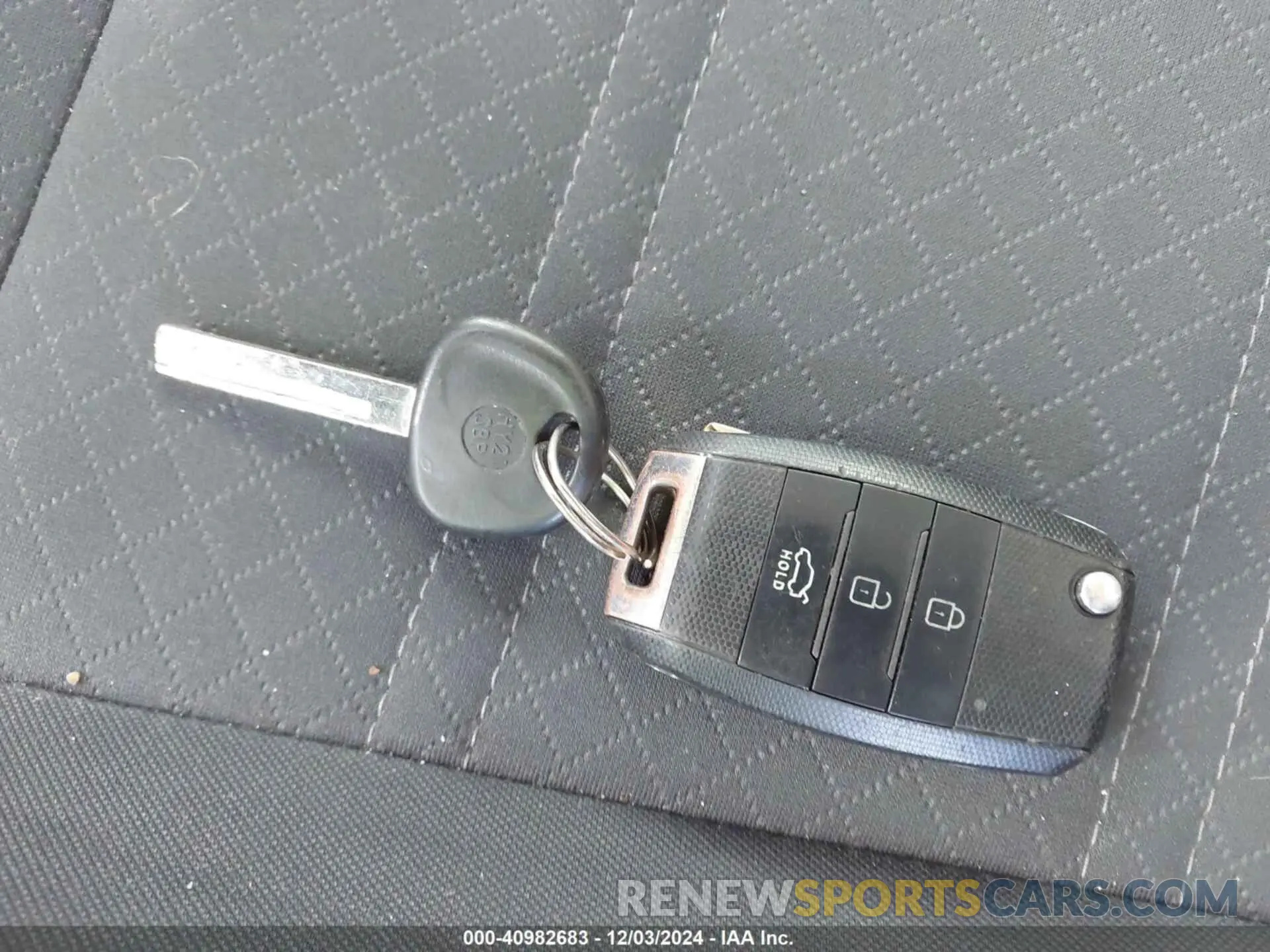 11 fotografías del automóvil dañado 5XYPG4A31LG638850 KIA SORENTO 2020