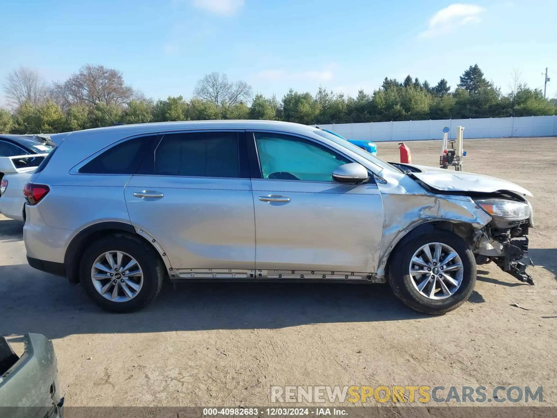 14 fotografías del automóvil dañado 5XYPG4A31LG638850 KIA SORENTO 2020