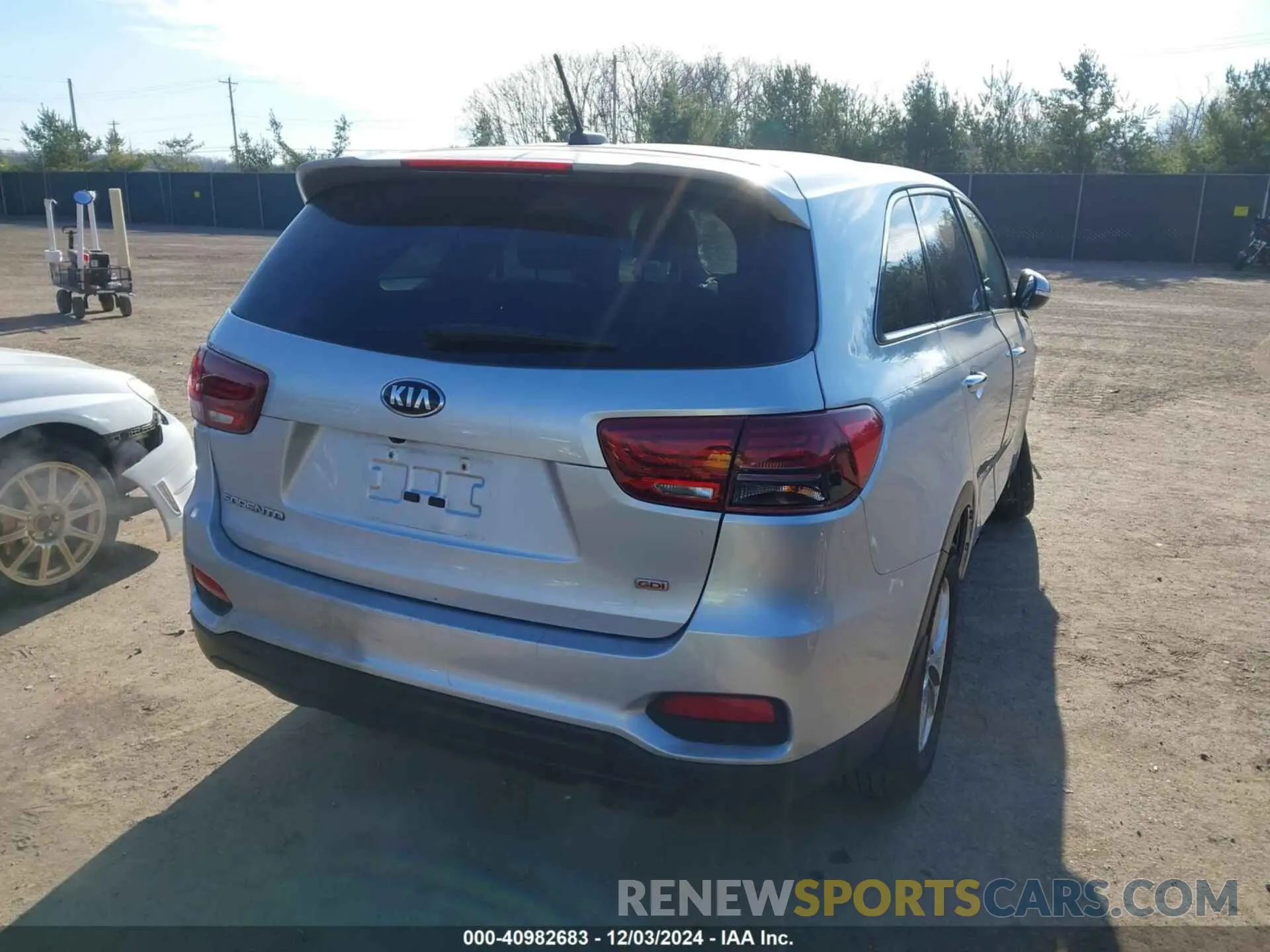 4 fotografías del automóvil dañado 5XYPG4A31LG638850 KIA SORENTO 2020