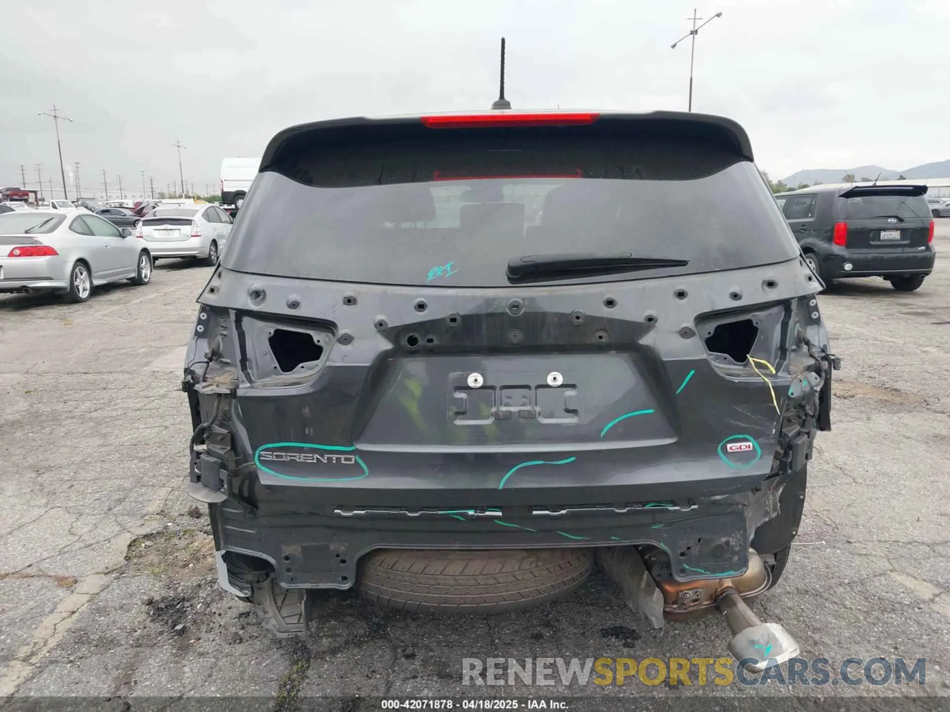 17 fotografías del automóvil dañado 5XYPG4A31LG642610 KIA SORENTO 2020