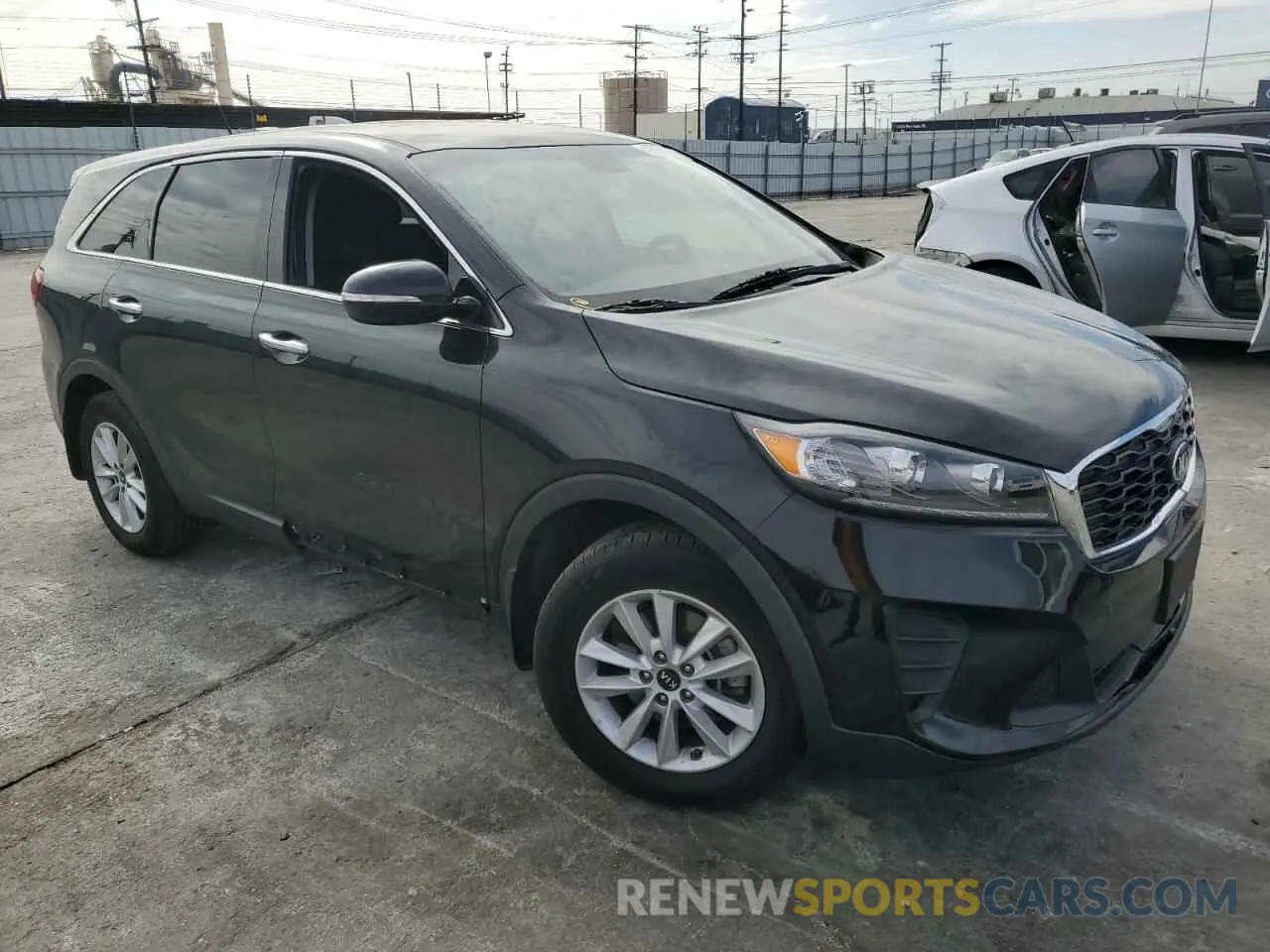 4 fotografías del automóvil dañado 5XYPG4A31LG643126 KIA SORENTO 2020