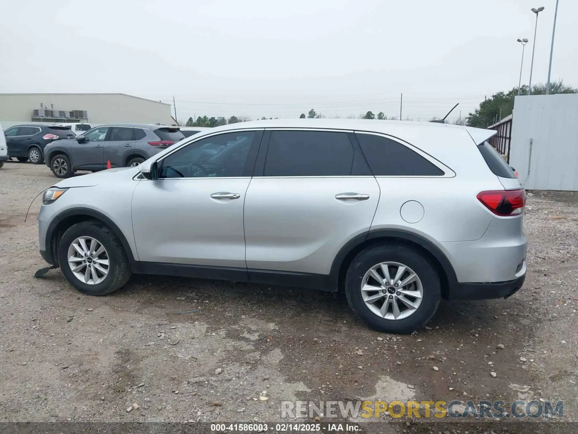 15 fotografías del automóvil dañado 5XYPG4A31LG698420 KIA SORENTO 2020
