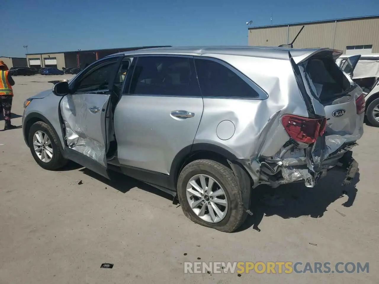 2 fotografías del automóvil dañado 5XYPG4A33LG633231 KIA SORENTO 2020