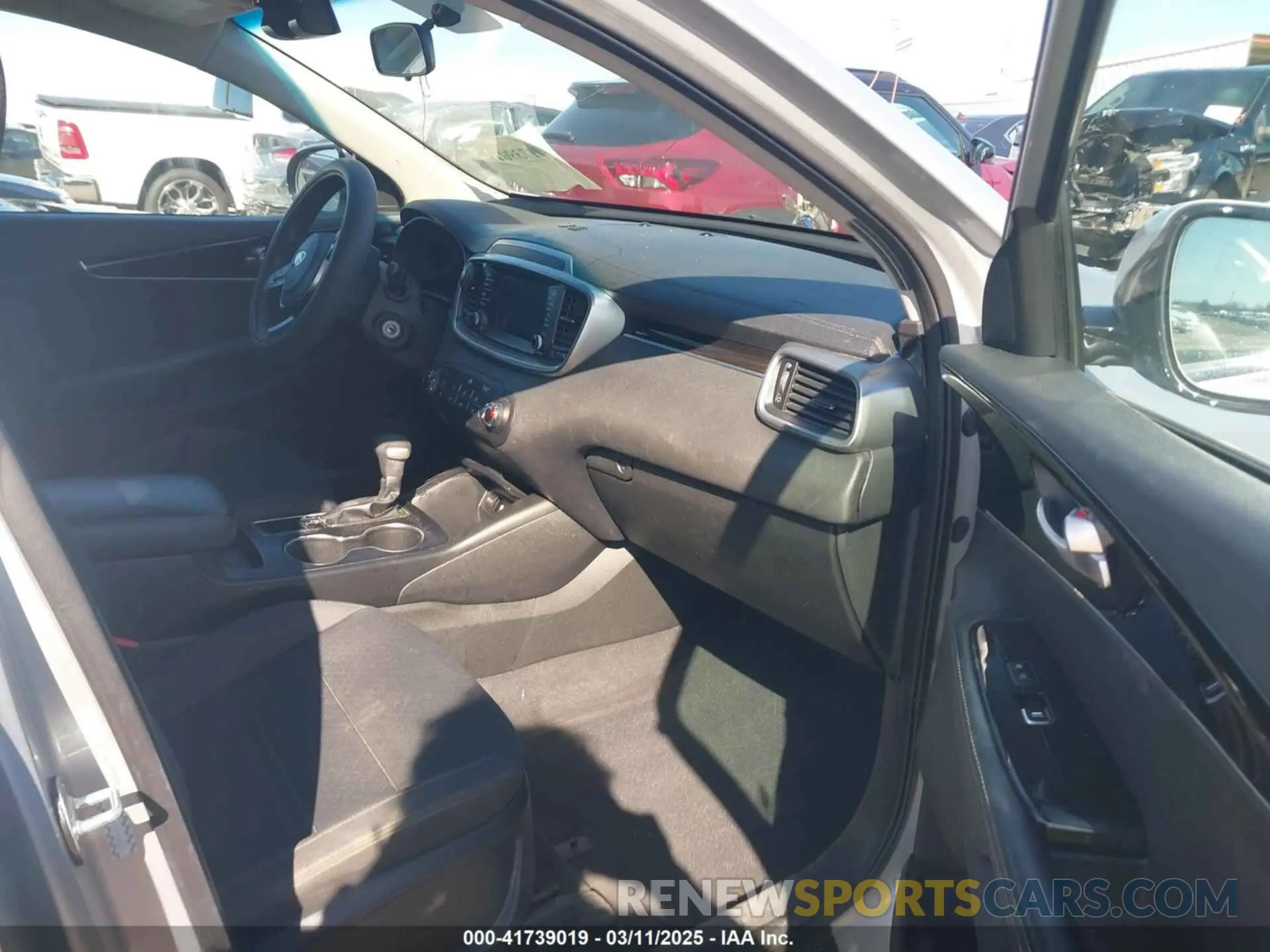 5 fotografías del automóvil dañado 5XYPG4A33LG664852 KIA SORENTO 2020
