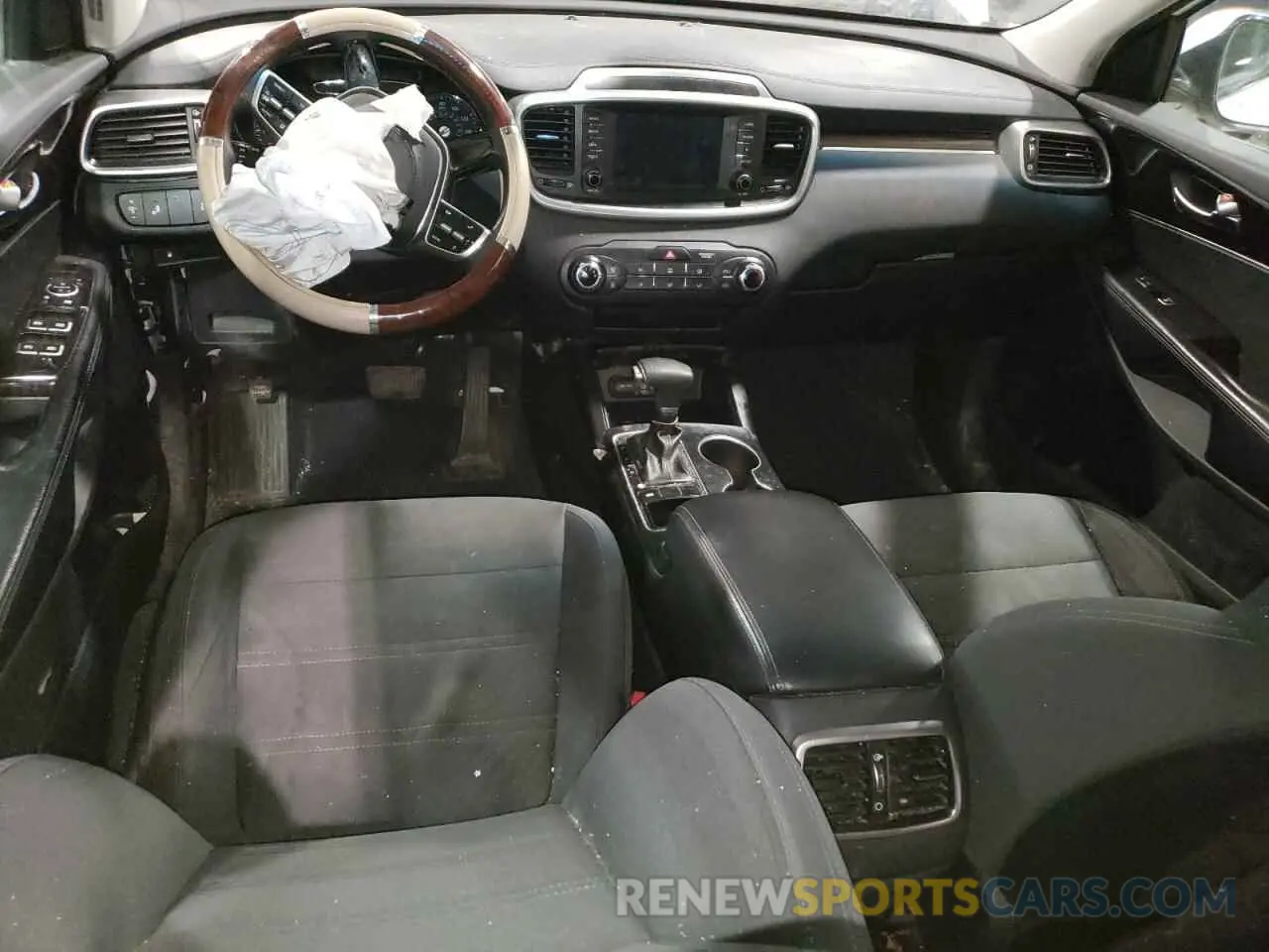 8 fotografías del automóvil dañado 5XYPG4A33LG683692 KIA SORENTO 2020