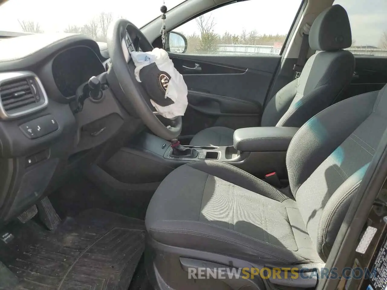 7 fotografías del automóvil dañado 5XYPG4A34LG649292 KIA SORENTO 2020