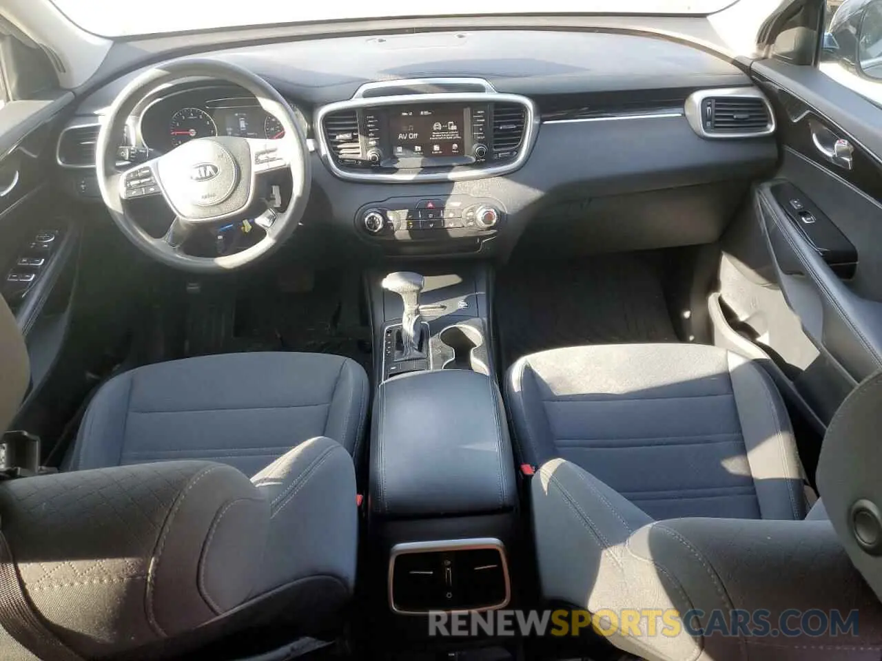 8 fotografías del automóvil dañado 5XYPG4A34LG657490 KIA SORENTO 2020