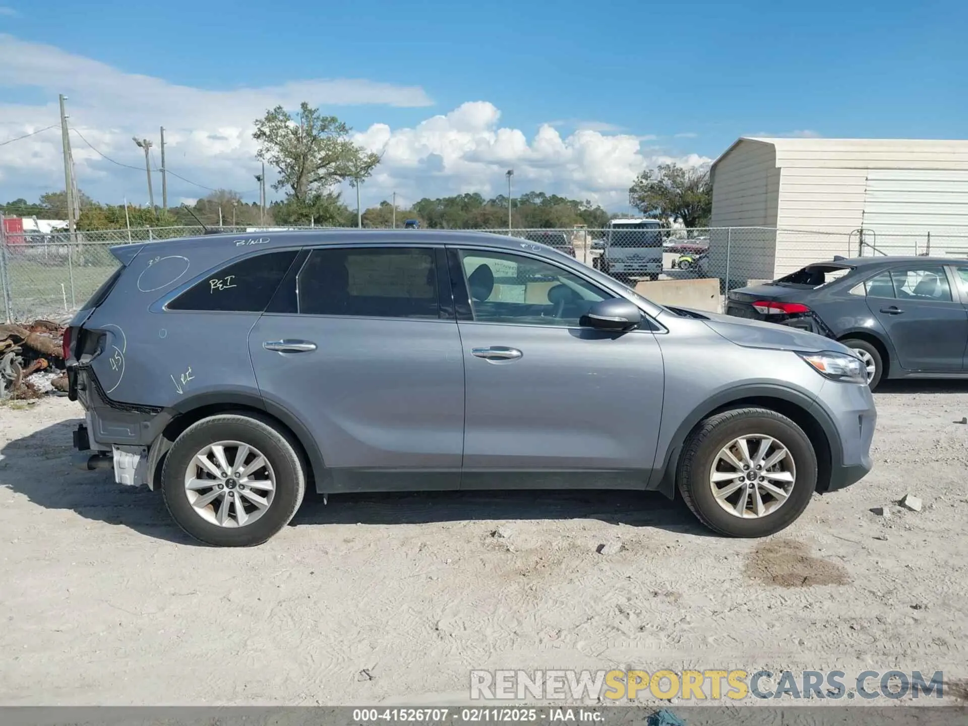 13 fotografías del automóvil dañado 5XYPG4A35LG699327 KIA SORENTO 2020