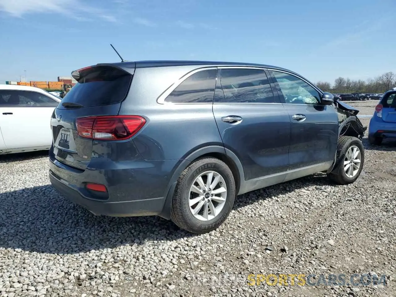 3 fotografías del automóvil dañado 5XYPG4A36LG679474 KIA SORENTO 2020