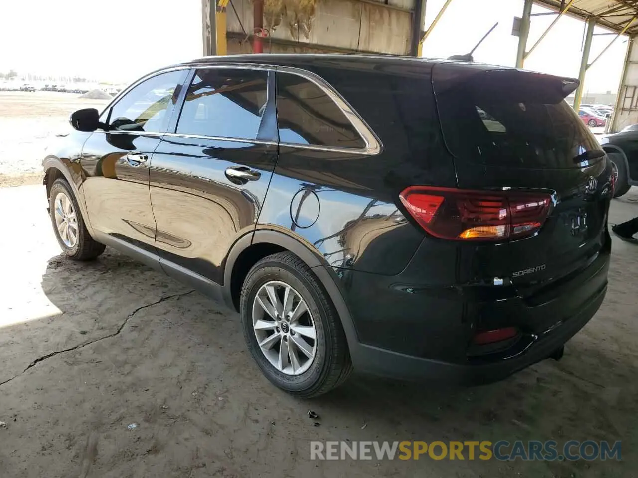 2 fotografías del automóvil dañado 5XYPG4A36LG690006 KIA SORENTO 2020