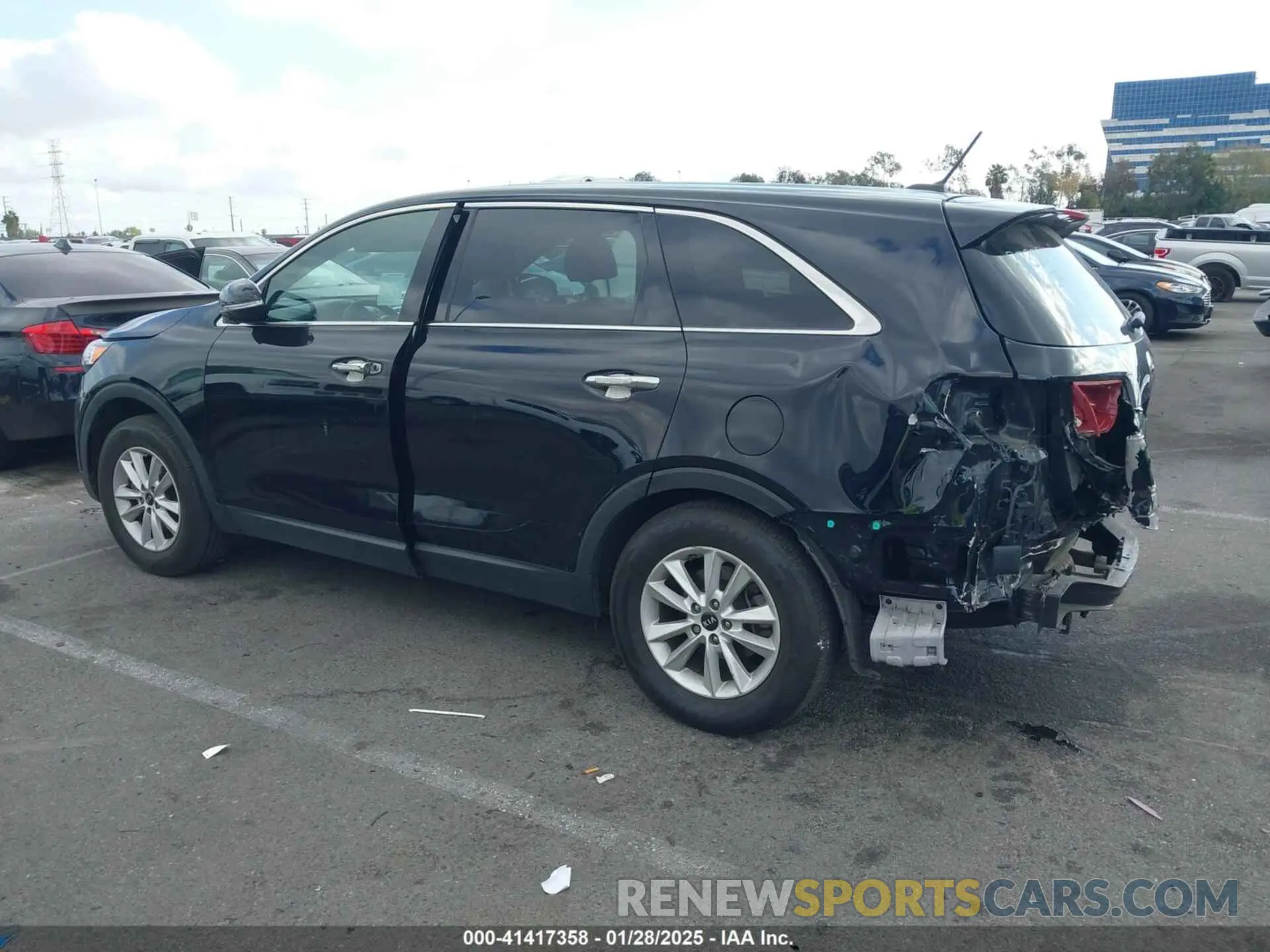 15 fotografías del automóvil dañado 5XYPG4A37LG628159 KIA SORENTO 2020