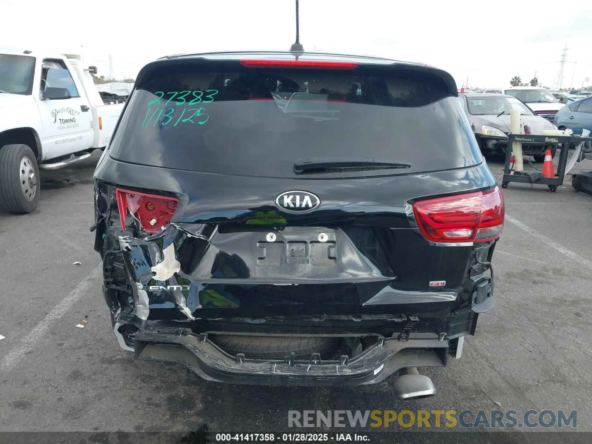 17 fotografías del automóvil dañado 5XYPG4A37LG628159 KIA SORENTO 2020