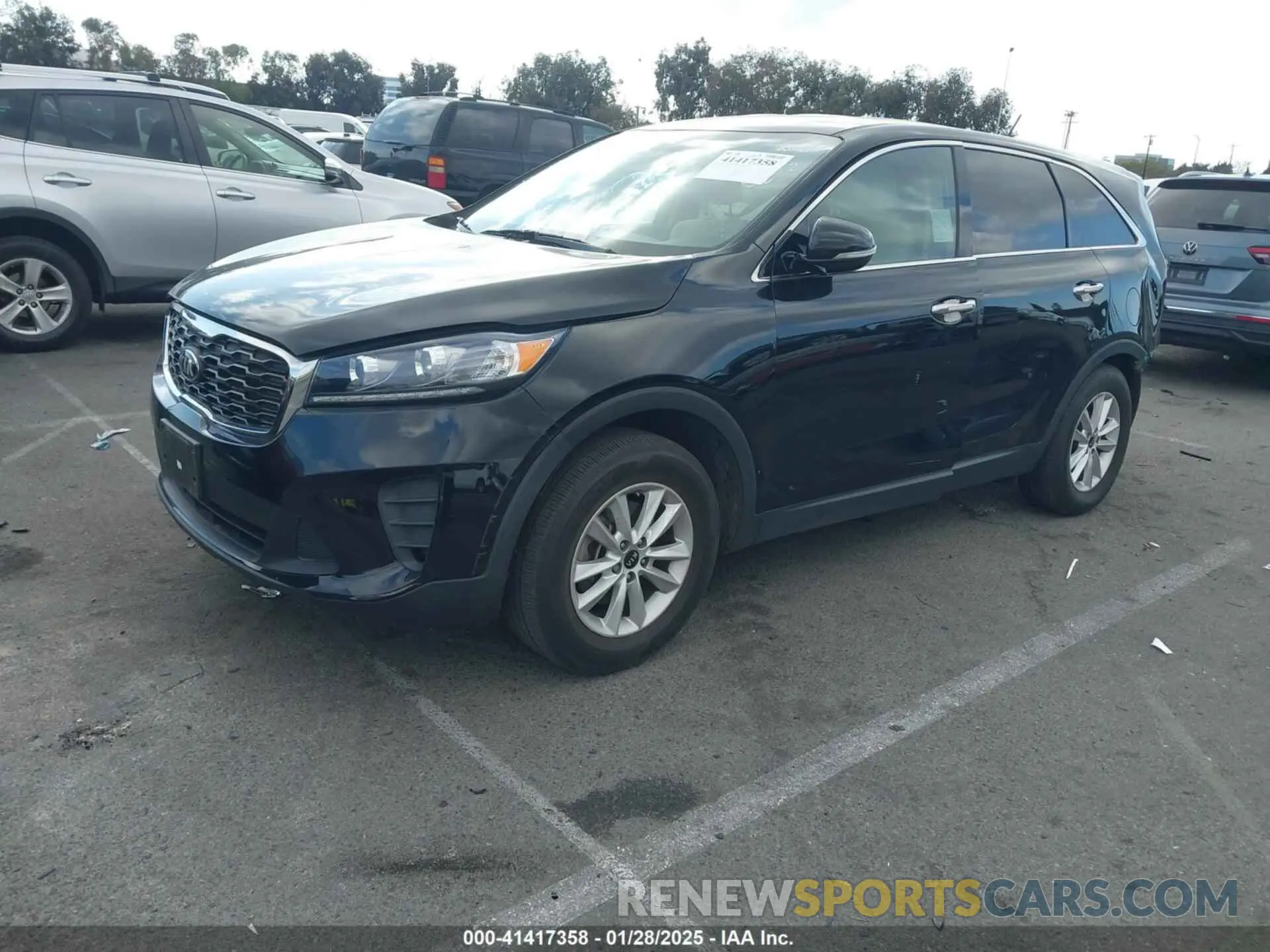 2 fotografías del automóvil dañado 5XYPG4A37LG628159 KIA SORENTO 2020