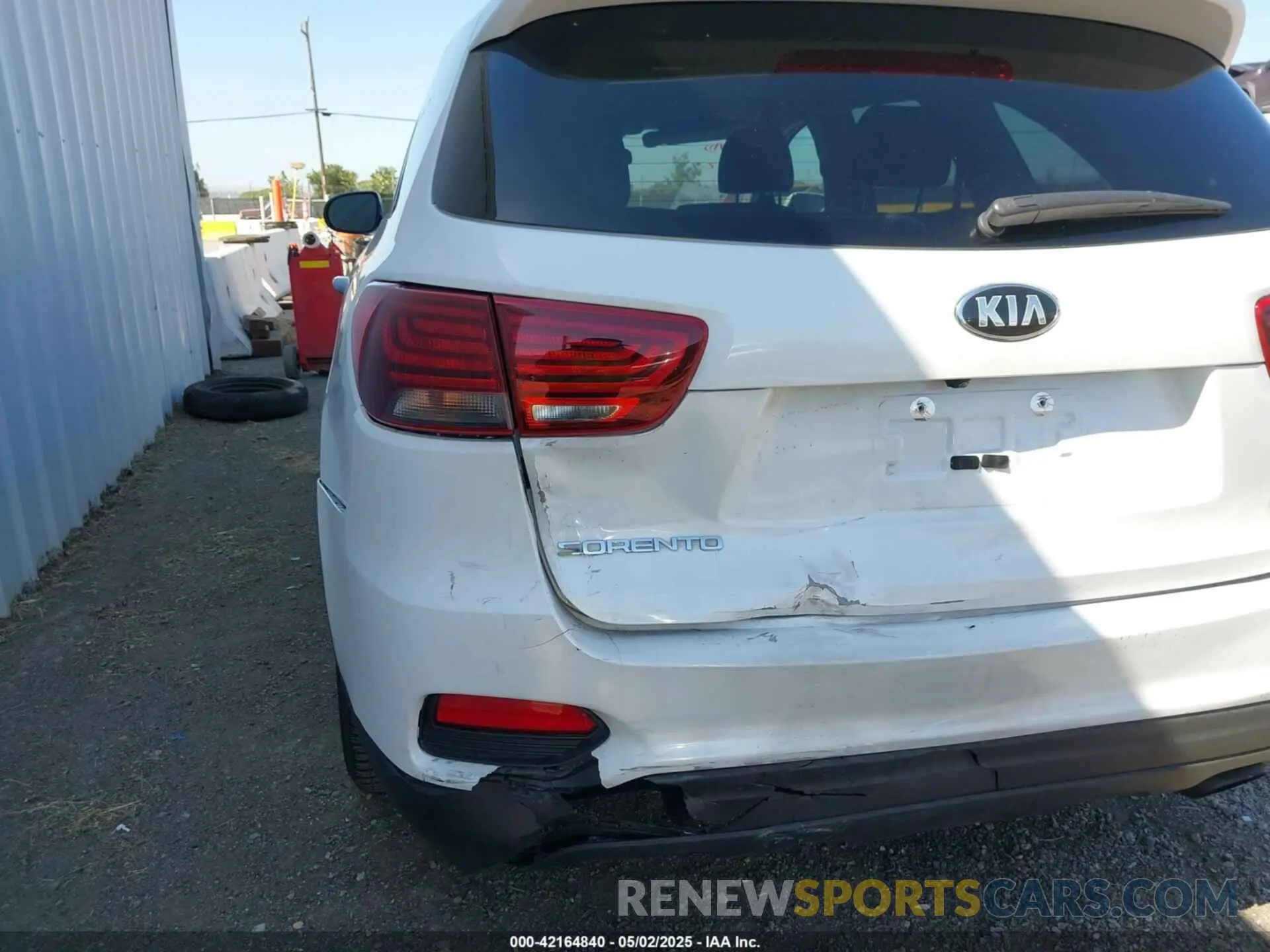 6 fotografías del automóvil dañado 5XYPG4A37LG657127 KIA SORENTO 2020