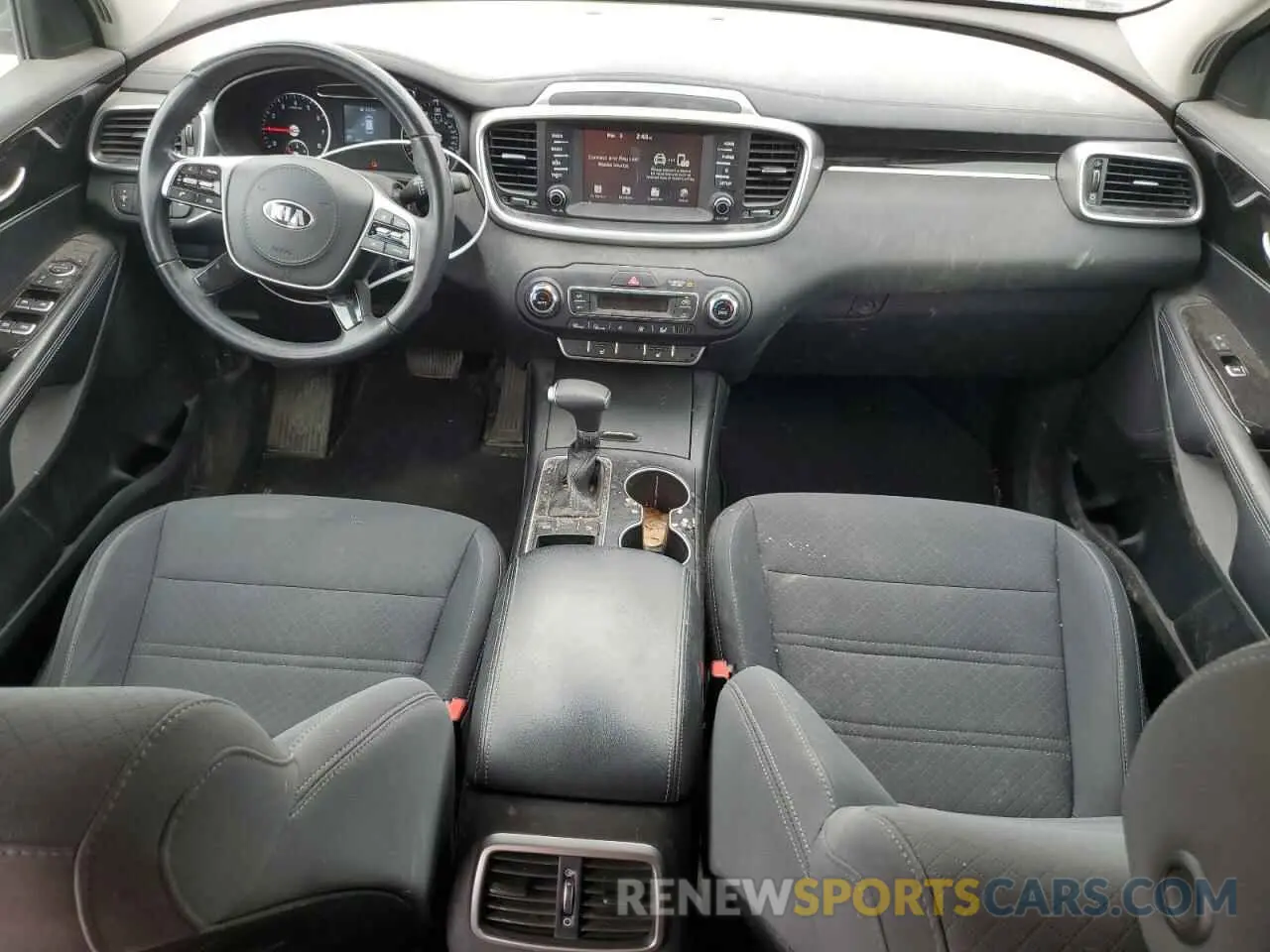 8 fotografías del automóvil dañado 5XYPG4A37LG659928 KIA SORENTO 2020