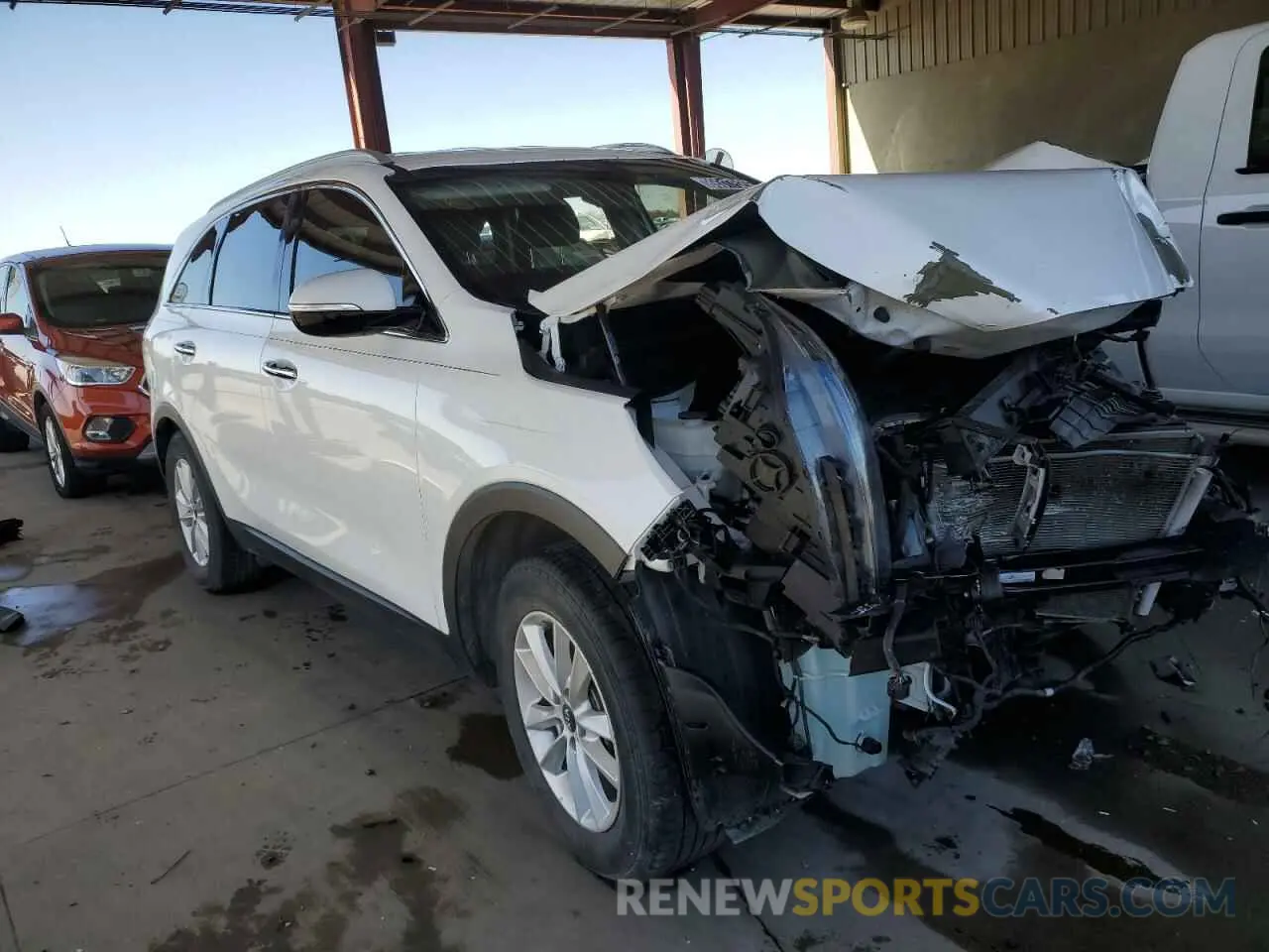 4 fotografías del automóvil dañado 5XYPG4A38LG644550 KIA SORENTO 2020