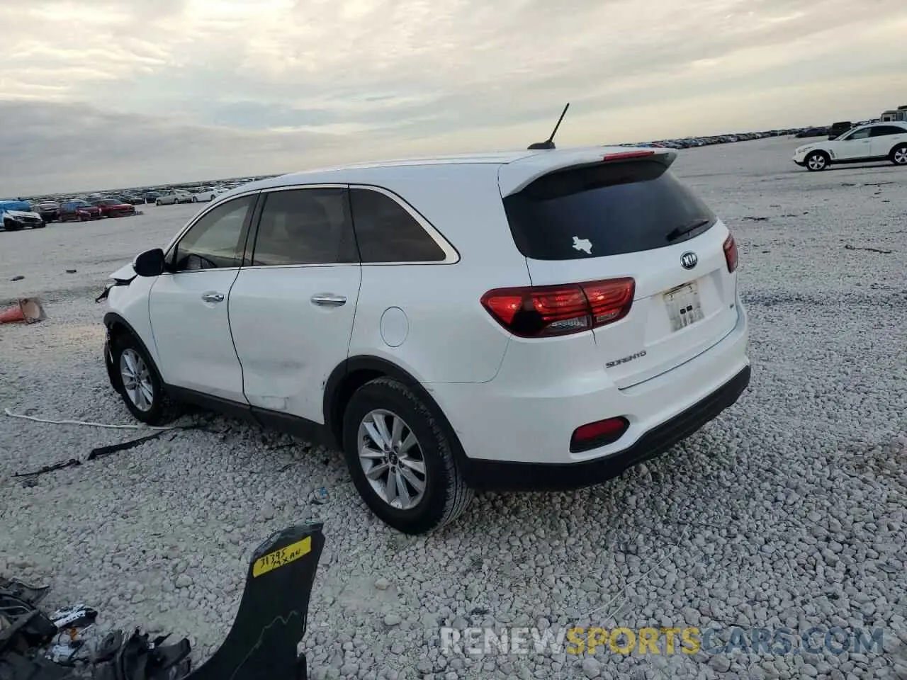 2 fotografías del automóvil dañado 5XYPG4A39LG644010 KIA SORENTO 2020