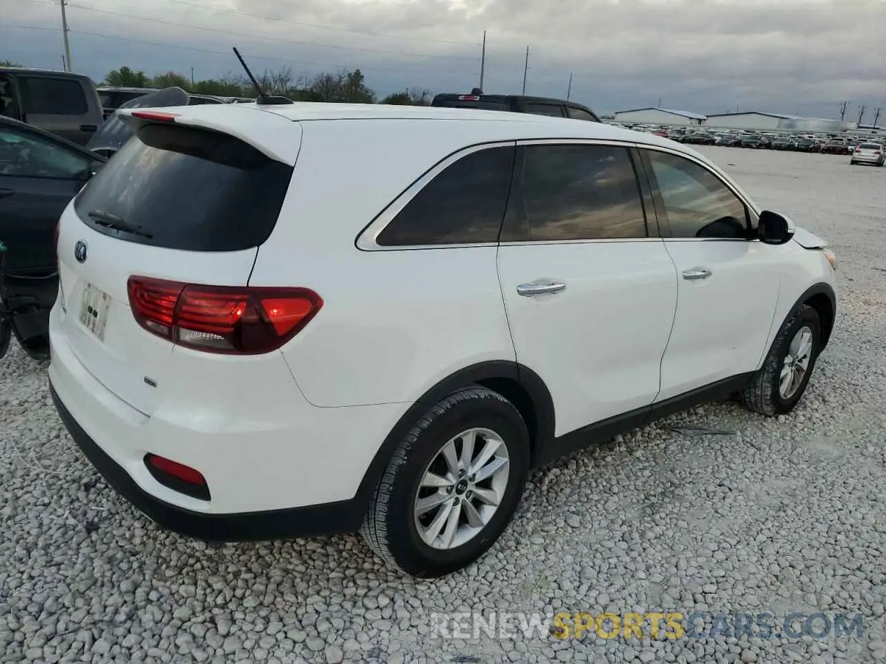 3 fotografías del automóvil dañado 5XYPG4A39LG644010 KIA SORENTO 2020
