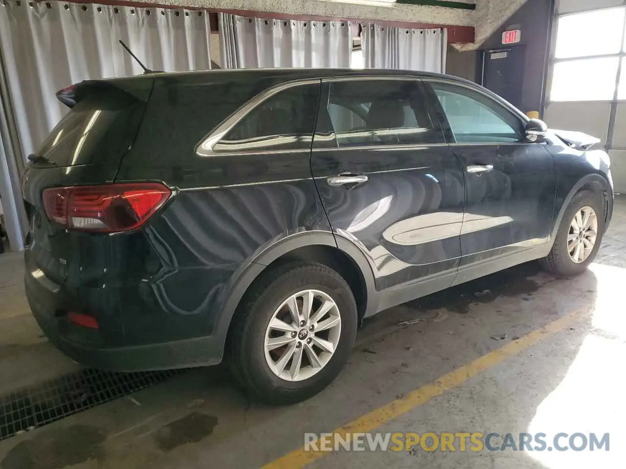 3 fotografías del automóvil dañado 5XYPG4A3XLG638264 KIA SORENTO 2020