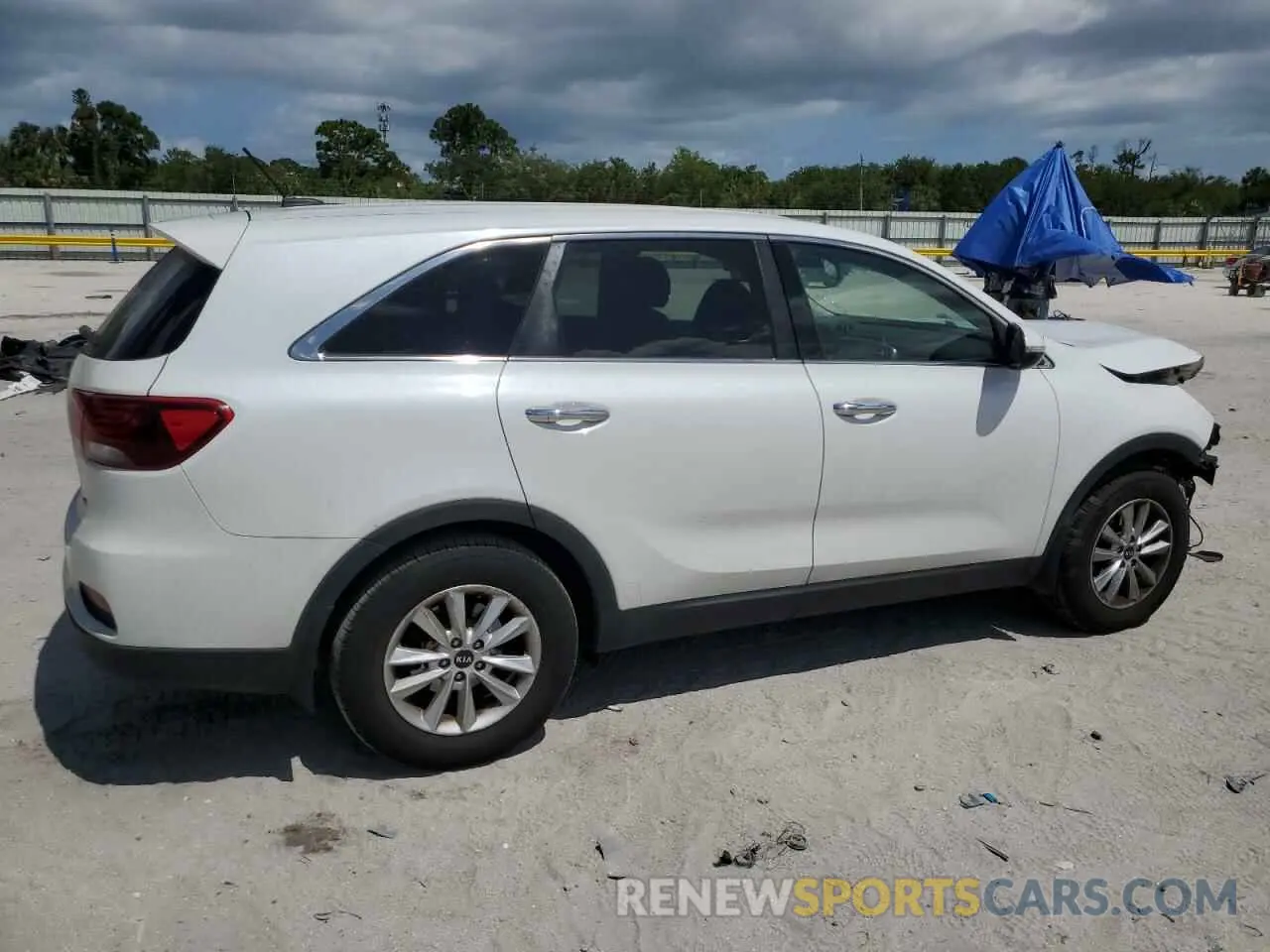 3 fotografías del automóvil dañado 5XYPG4A3XLG657641 KIA SORENTO 2020