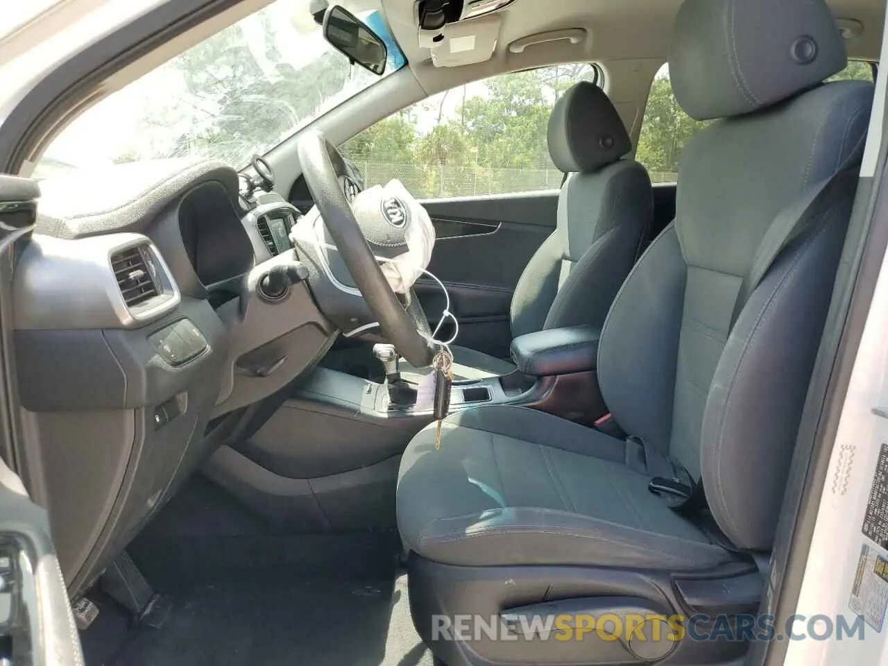 7 fotografías del automóvil dañado 5XYPG4A3XLG657641 KIA SORENTO 2020