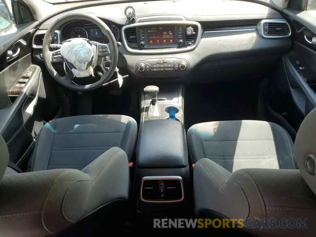 8 fotografías del automóvil dañado 5XYPG4A3XLG657641 KIA SORENTO 2020