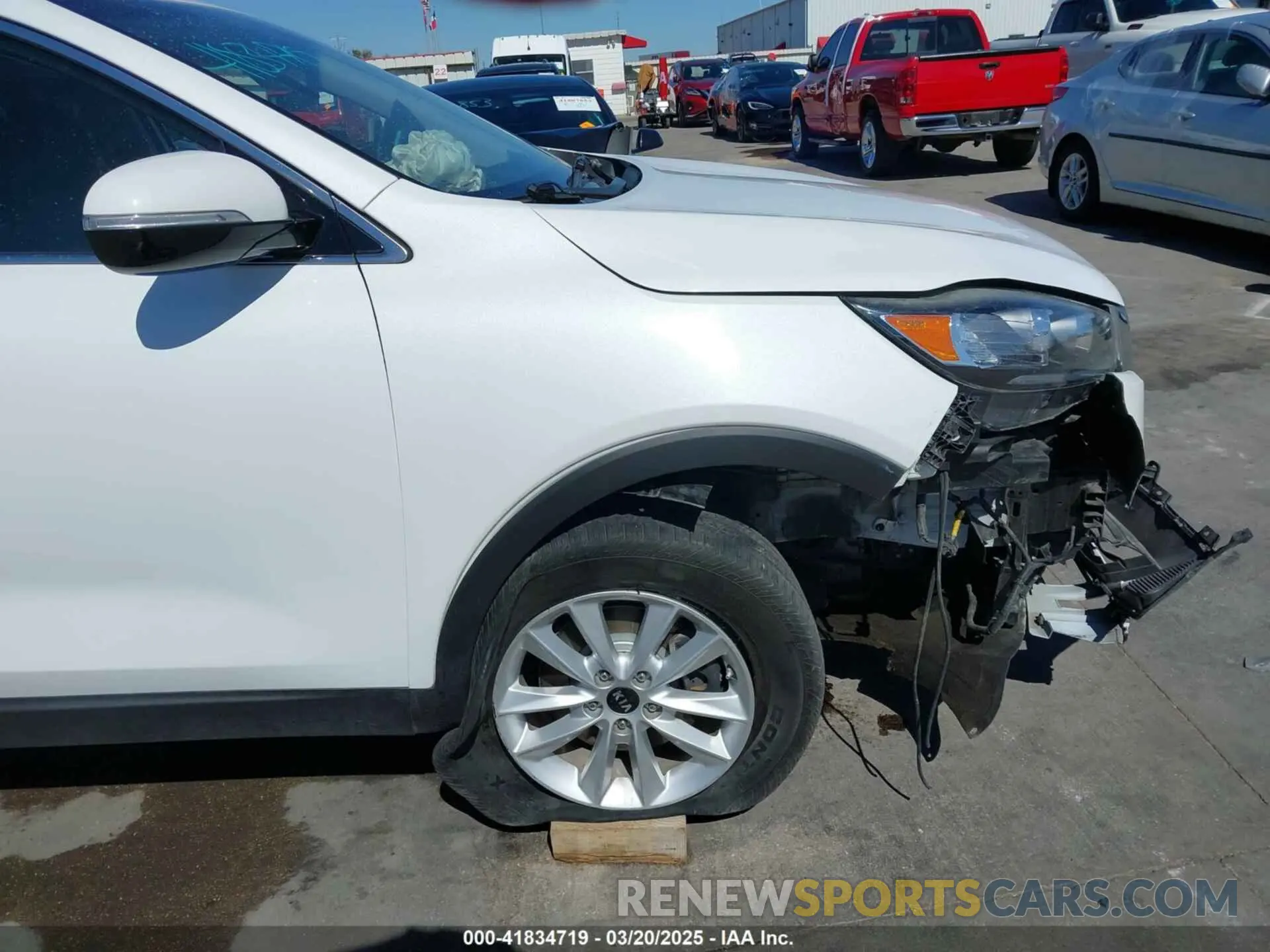 17 fotografías del automóvil dañado 5XYPG4A51LG622181 KIA SORENTO 2020