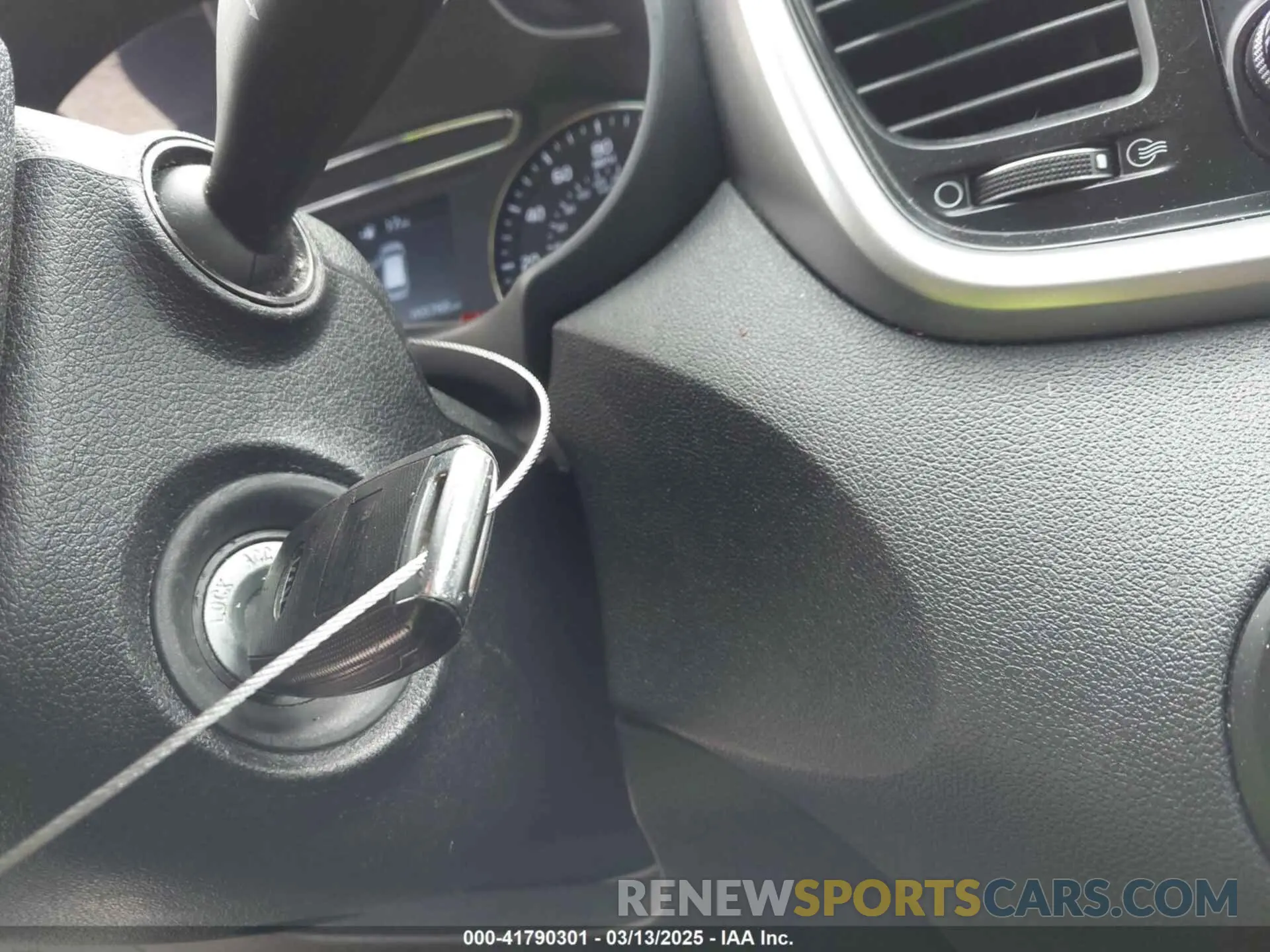 11 fotografías del automóvil dañado 5XYPG4A52LG622321 KIA SORENTO 2020