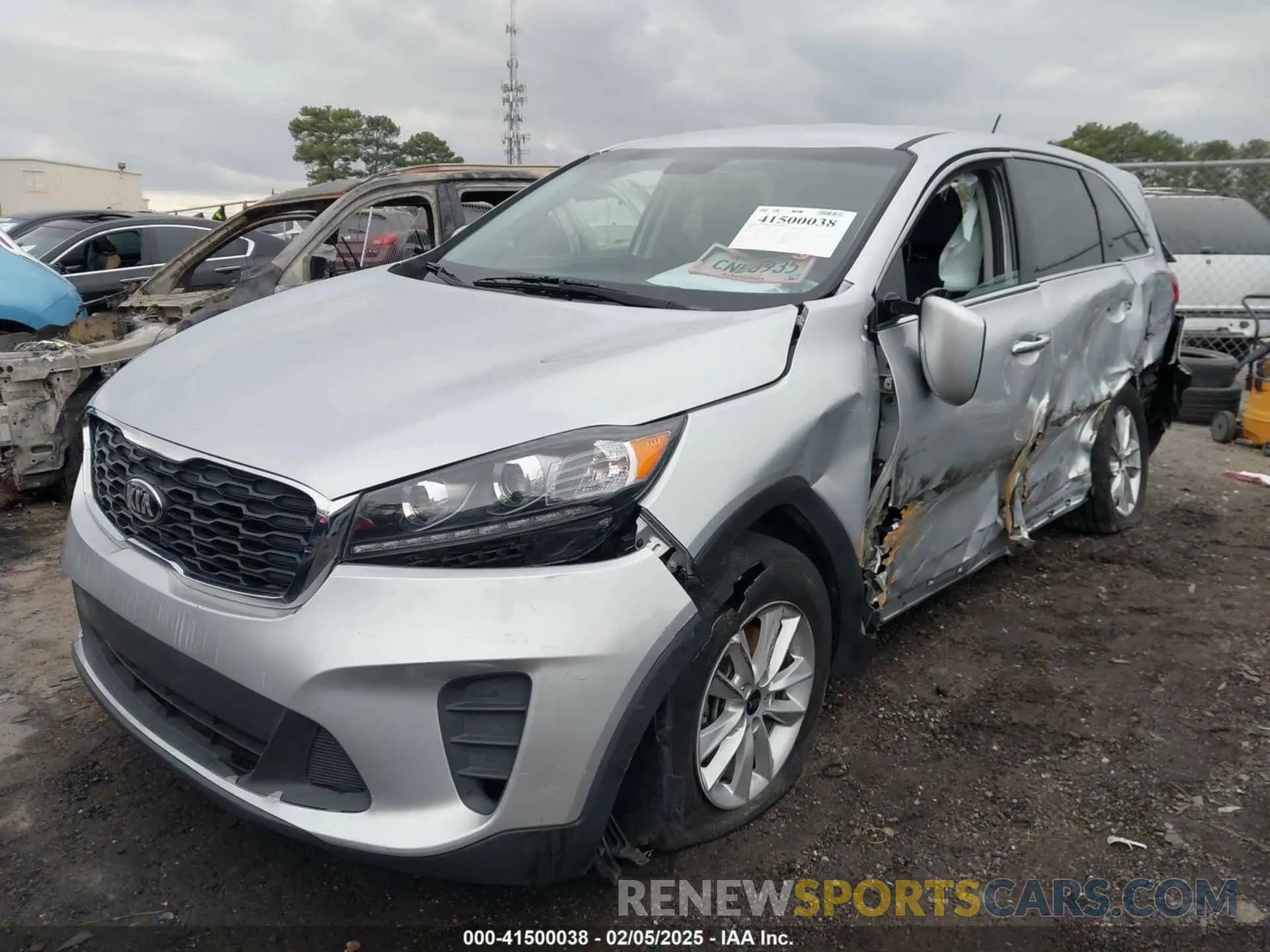 2 fotografías del automóvil dañado 5XYPG4A52LG627955 KIA SORENTO 2020