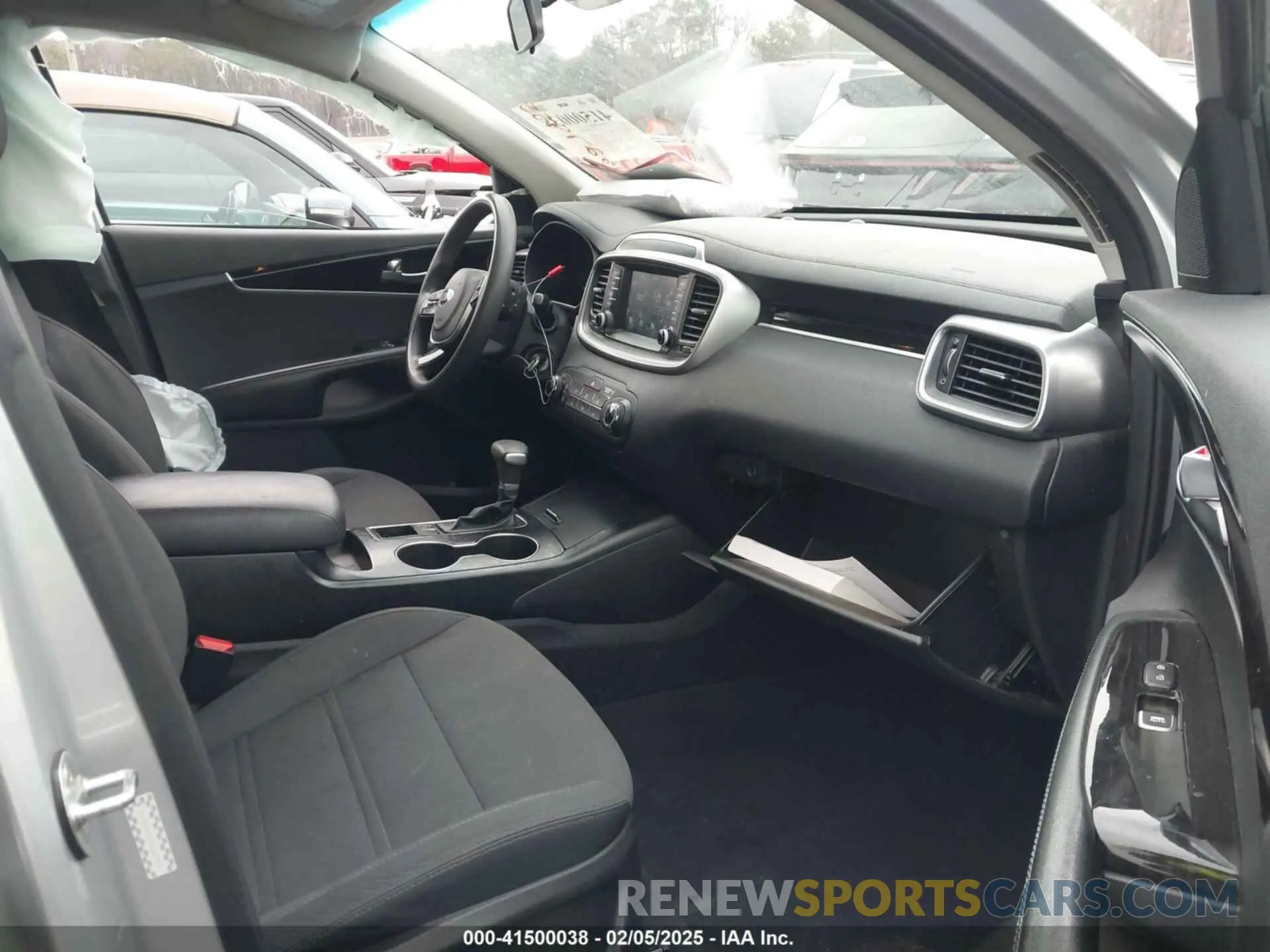 5 fotografías del automóvil dañado 5XYPG4A52LG627955 KIA SORENTO 2020