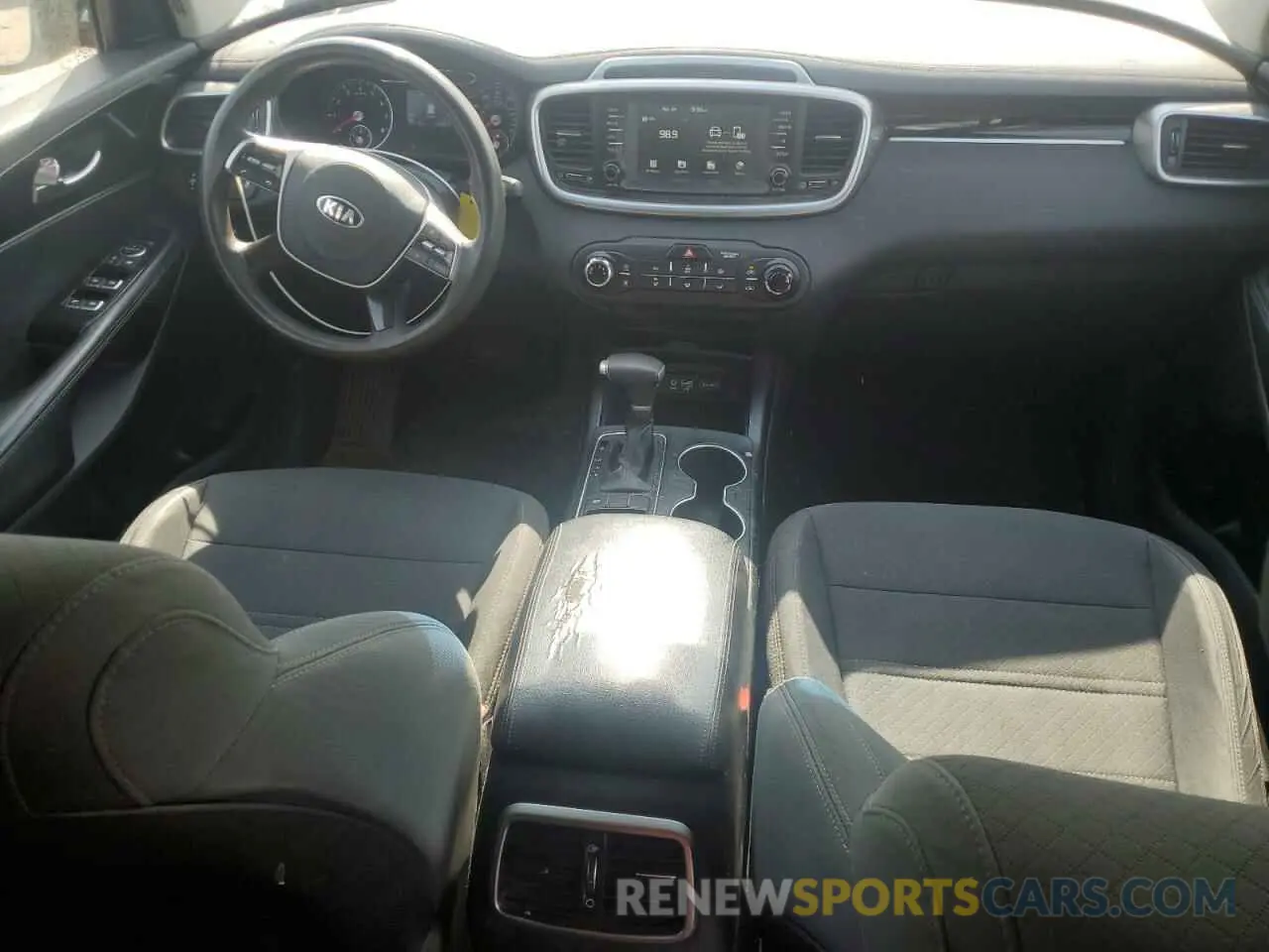 8 fotografías del automóvil dañado 5XYPG4A52LG666254 KIA SORENTO 2020