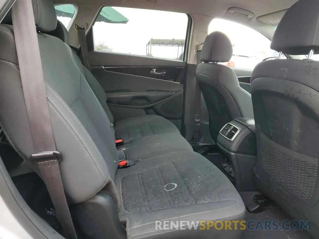11 fotografías del automóvil dañado 5XYPG4A55LG631868 KIA SORENTO 2020