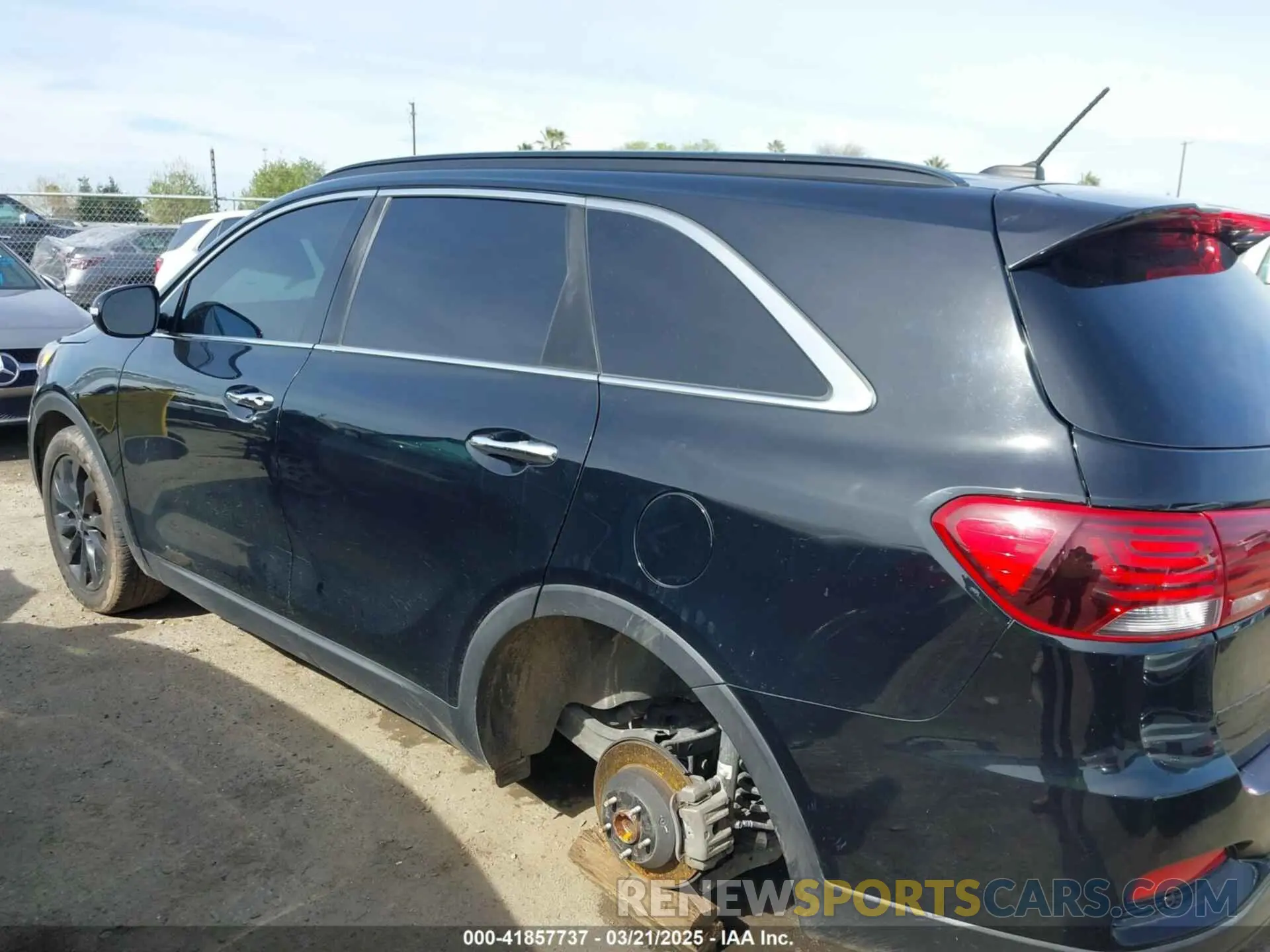 13 fotografías del automóvil dañado 5XYPG4A55LG695893 KIA SORENTO 2020