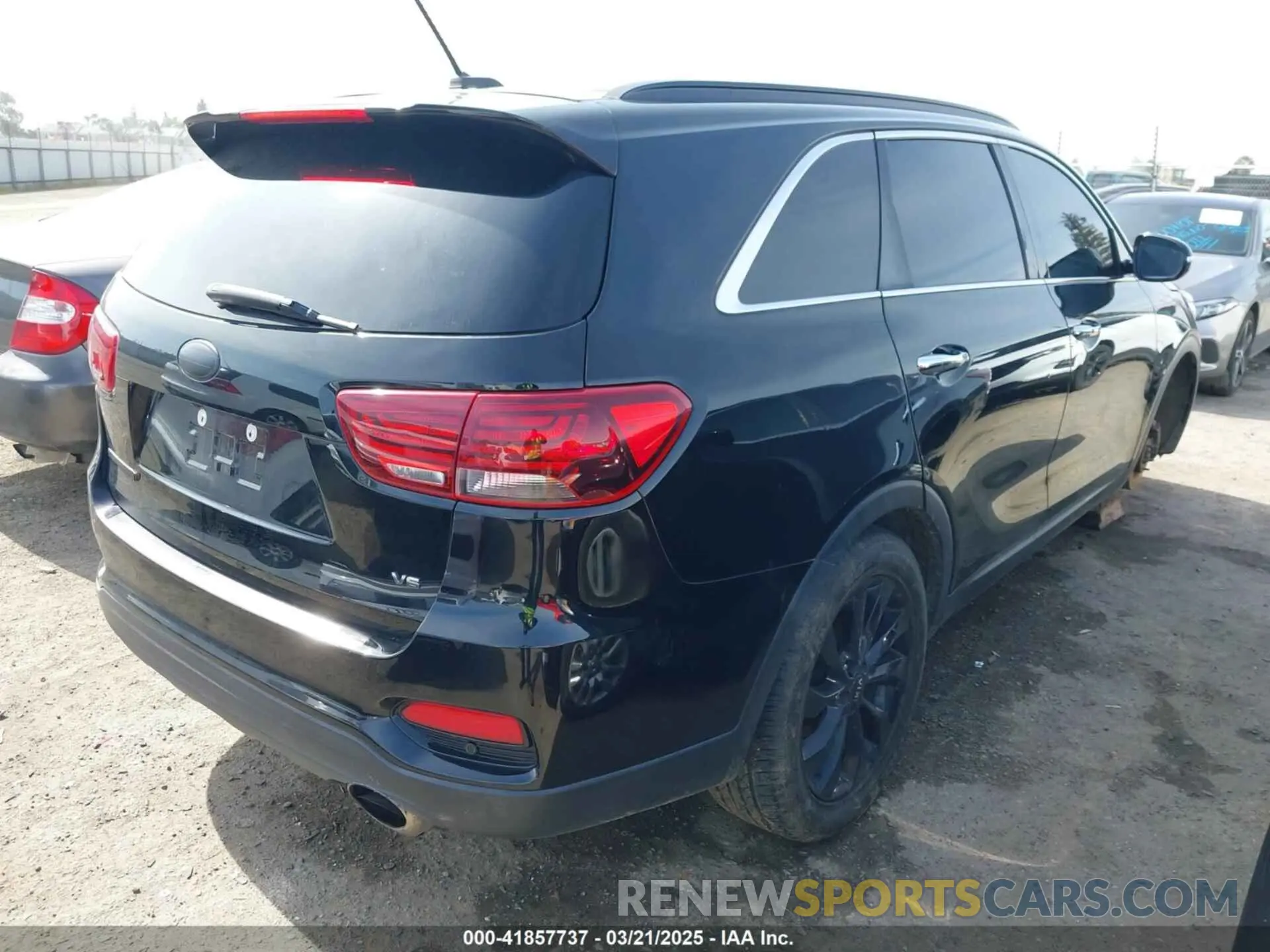 4 fotografías del automóvil dañado 5XYPG4A55LG695893 KIA SORENTO 2020