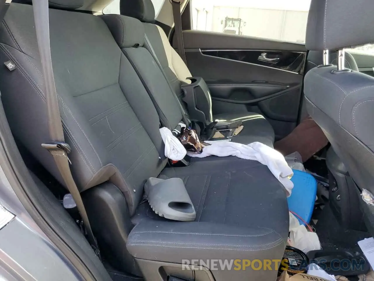 11 fotografías del automóvil dañado 5XYPG4A56LG617820 KIA SORENTO 2020