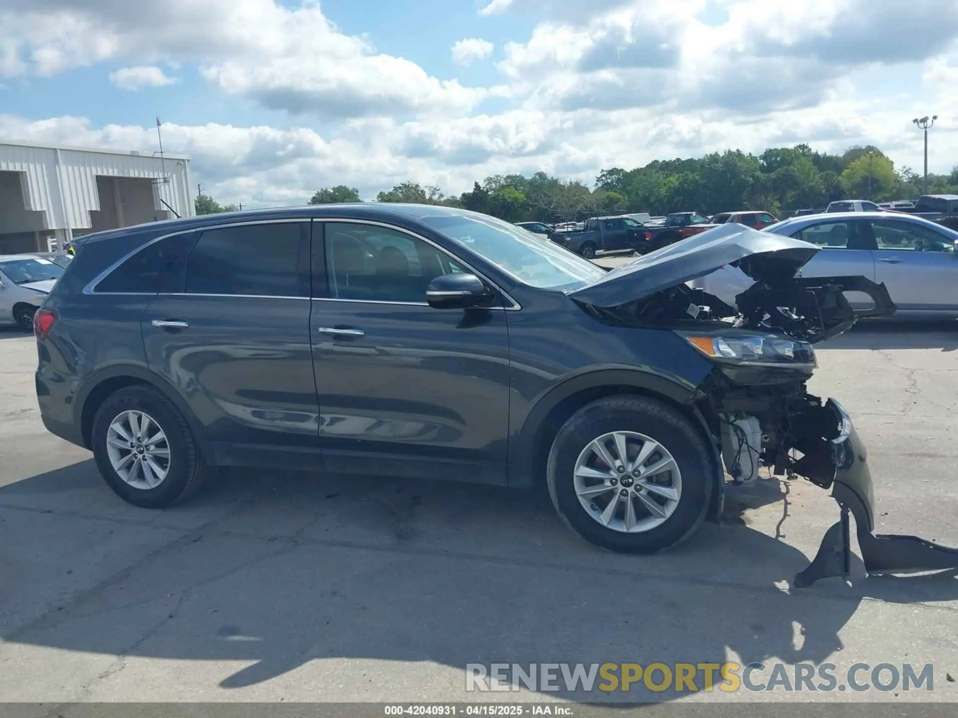 14 fotografías del automóvil dañado 5XYPG4A56LG622631 KIA SORENTO 2020