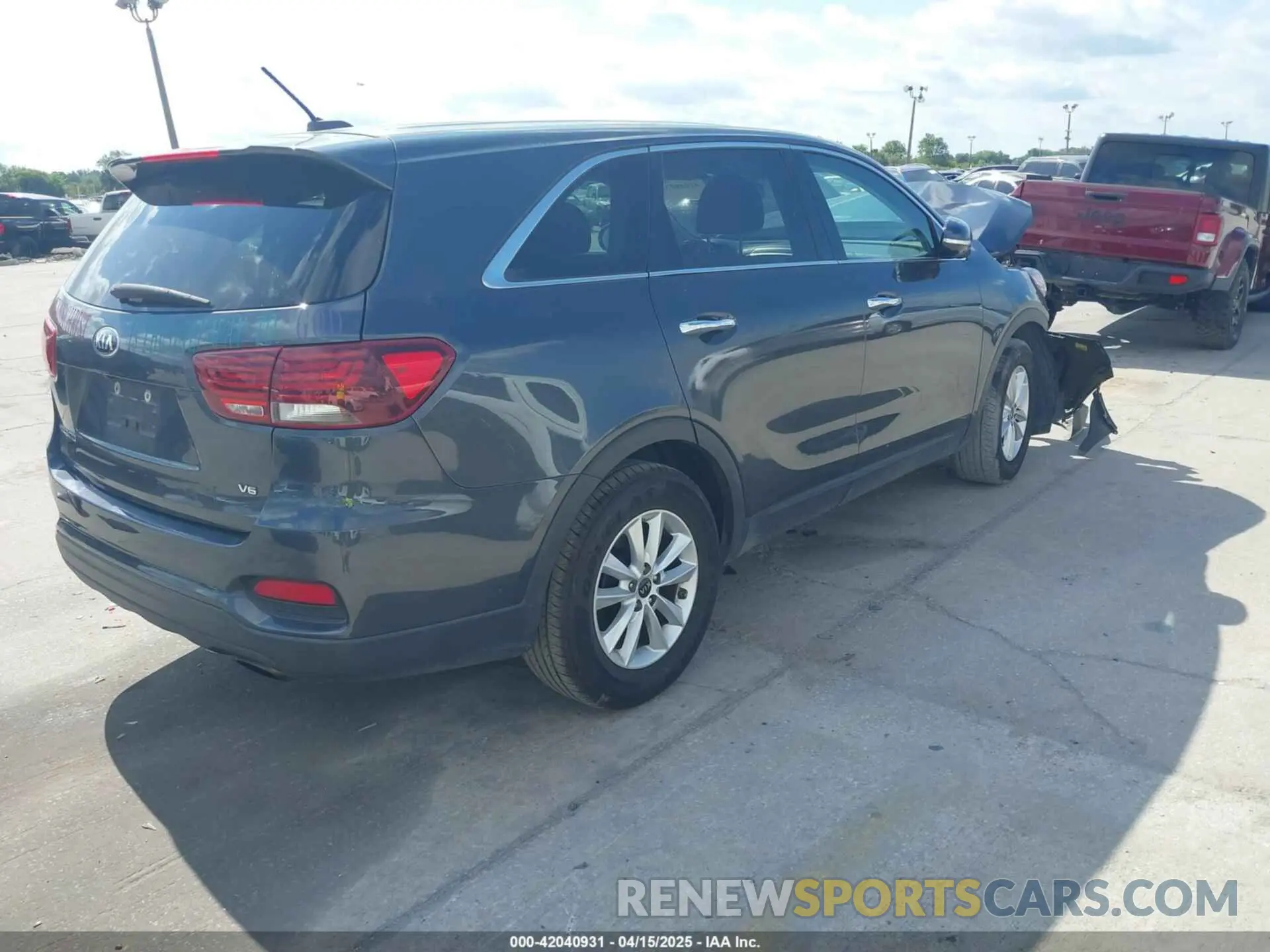 4 fotografías del automóvil dañado 5XYPG4A56LG622631 KIA SORENTO 2020