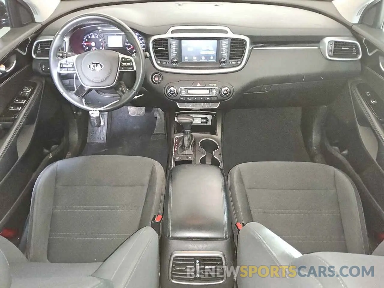 8 fotografías del automóvil dañado 5XYPG4A57LG693210 KIA SORENTO 2020