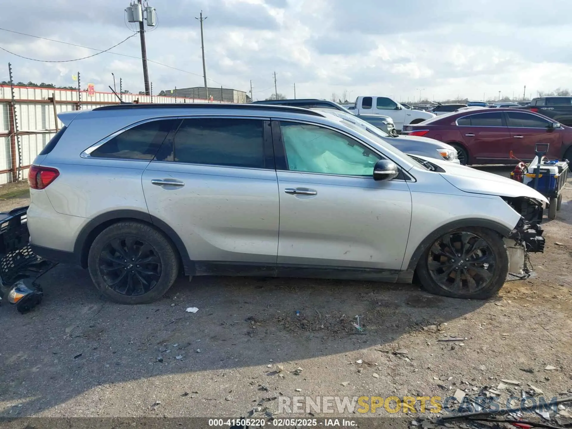 14 fotografías del automóvil dañado 5XYPG4A58LG660524 KIA SORENTO 2020