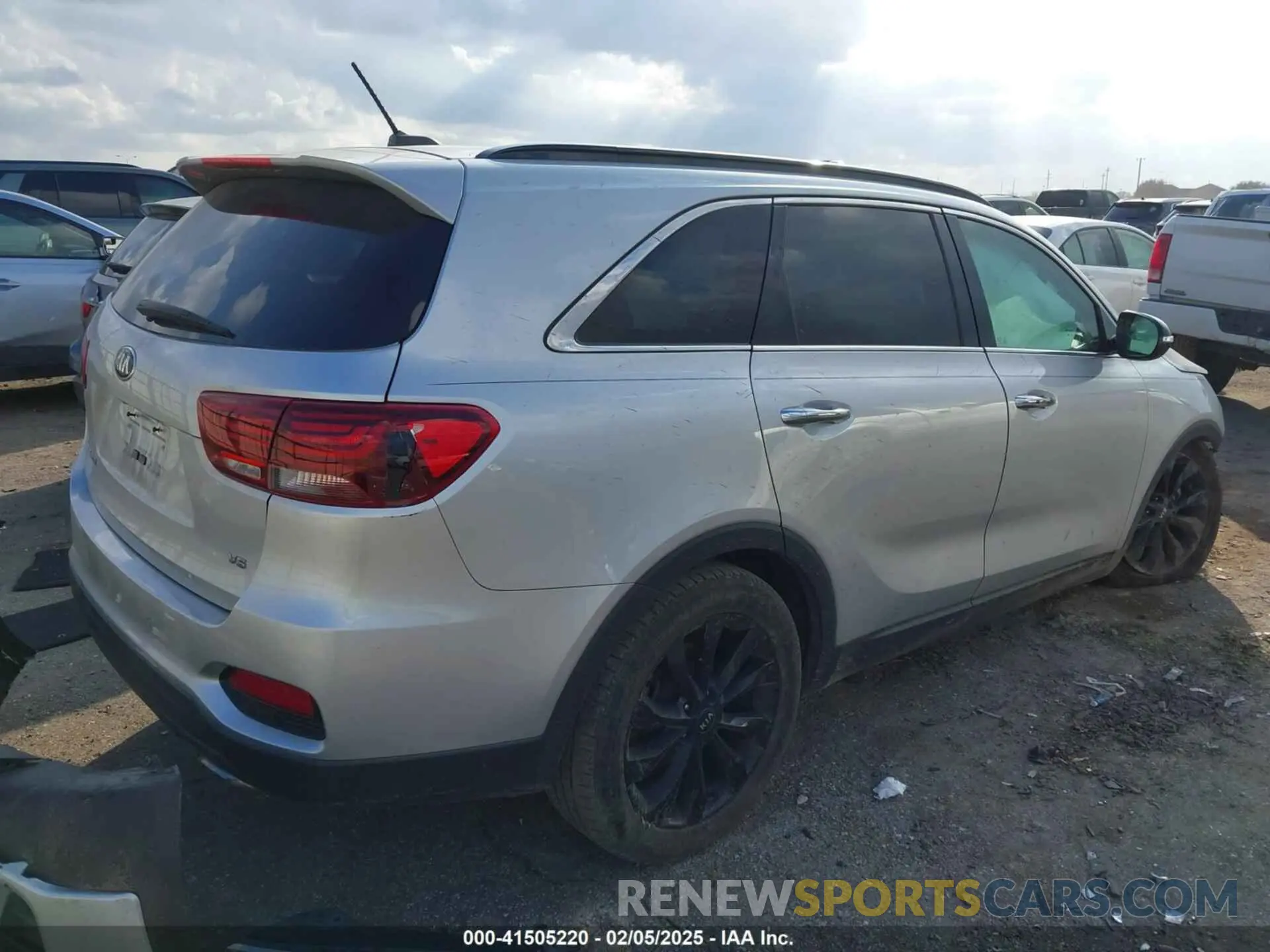 4 fotografías del automóvil dañado 5XYPG4A58LG660524 KIA SORENTO 2020