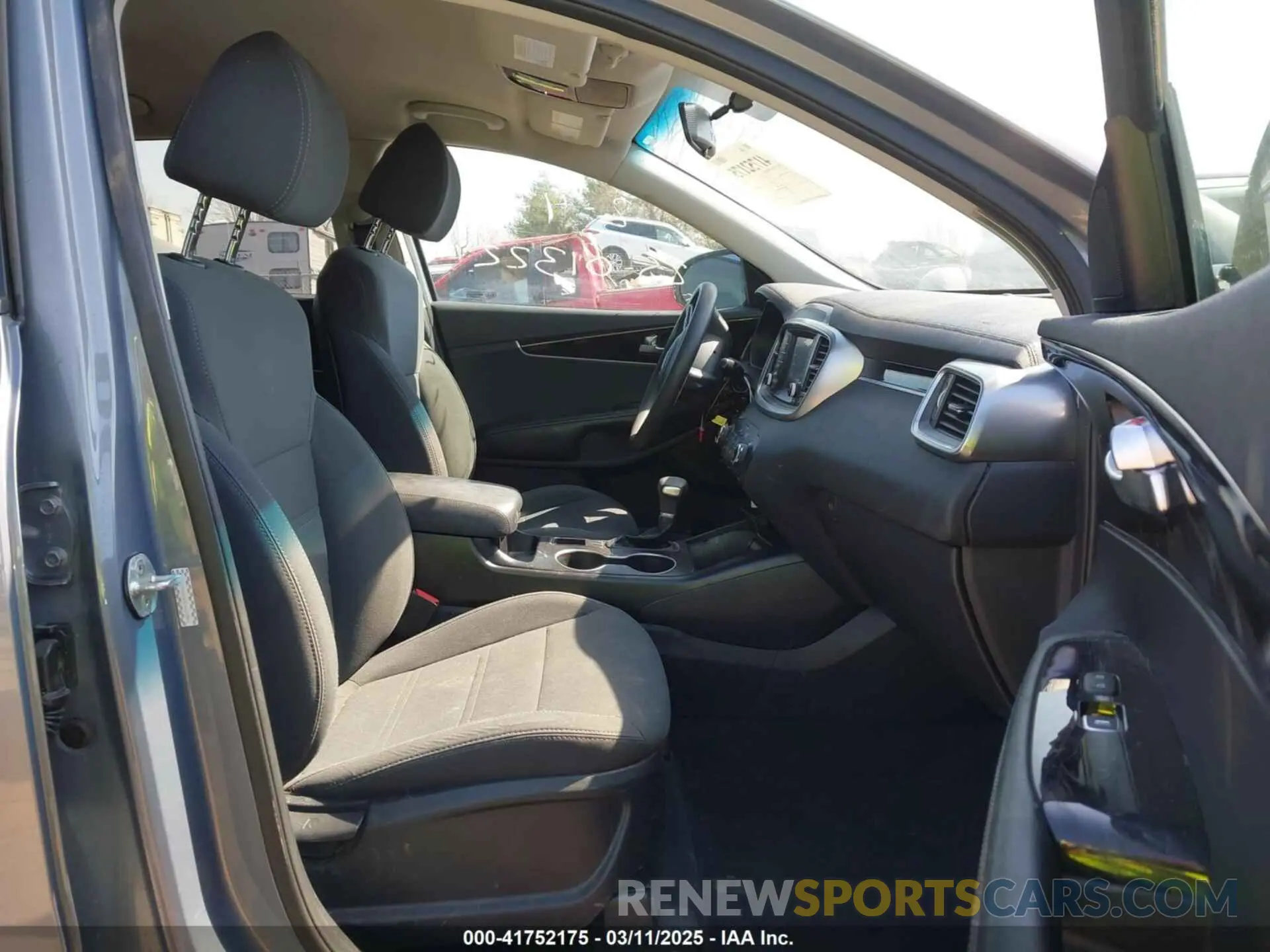 5 fotografías del automóvil dañado 5XYPG4A59LG620081 KIA SORENTO 2020