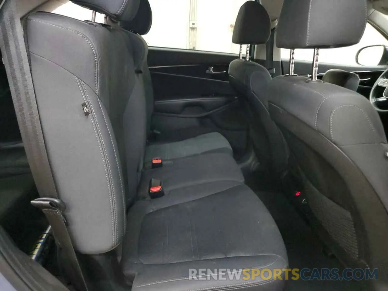 12 fotografías del automóvil dañado 5XYPG4A5XLG613172 KIA SORENTO 2020